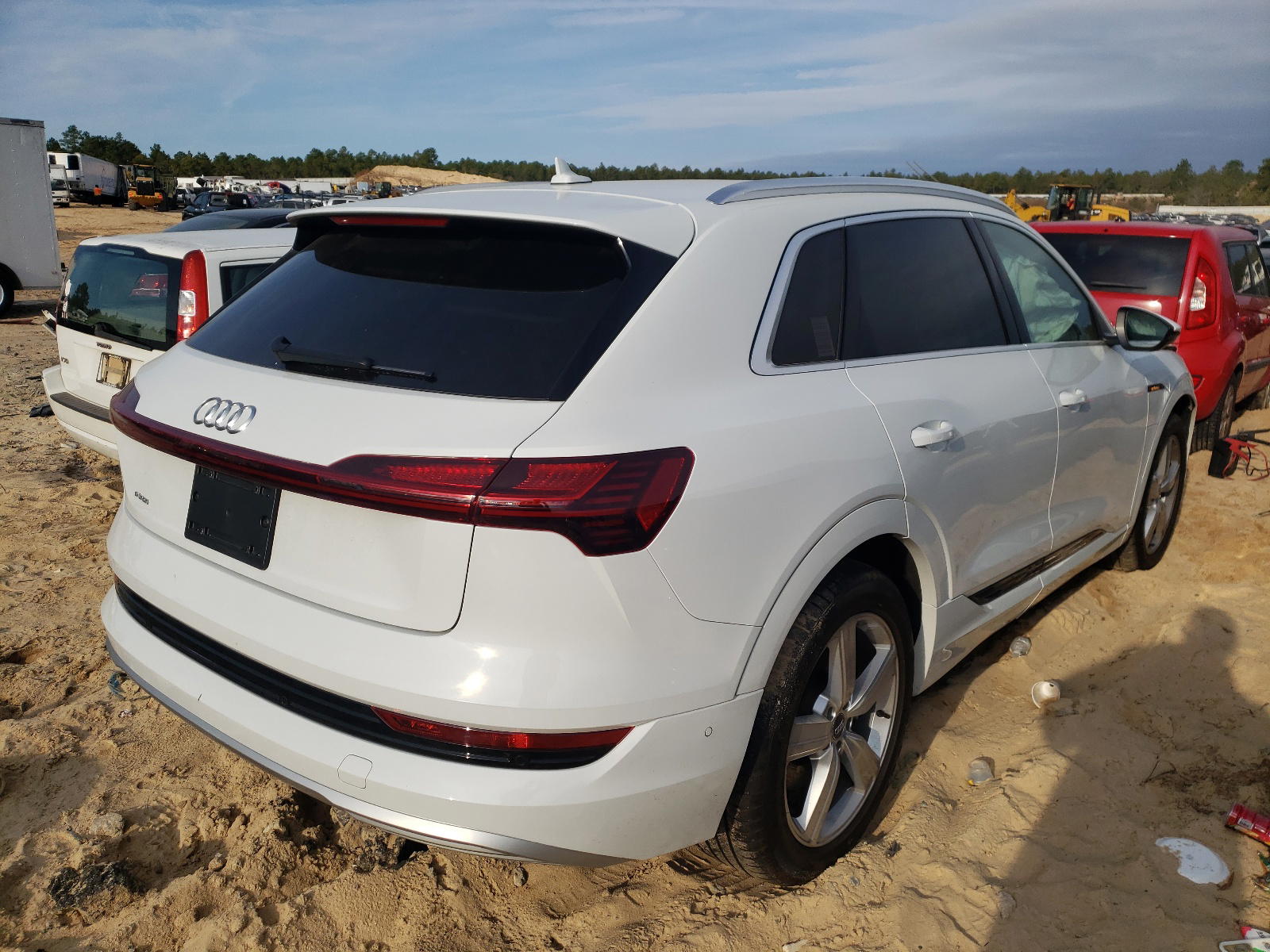 Photo 4 from auction – 2019 AUDI E-TRON PRE with VIN WA1LAAGE4KB009514