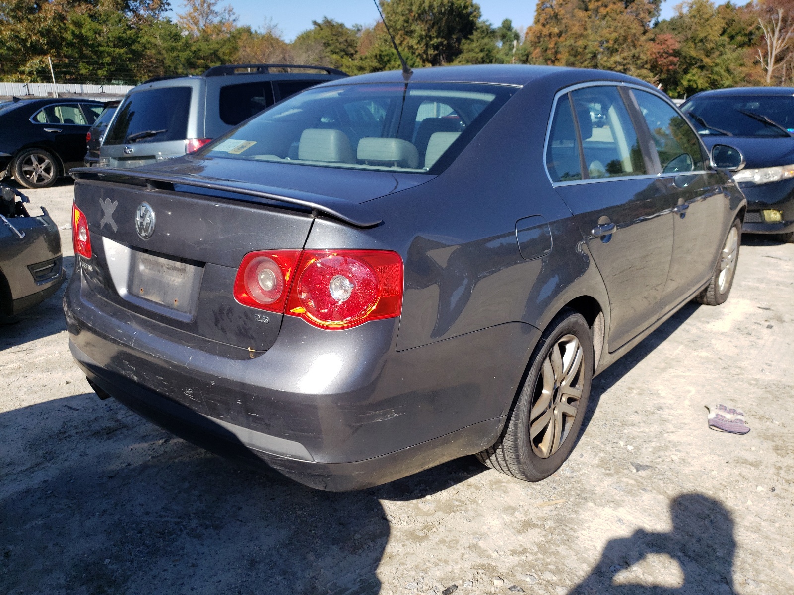 Photo 4 from auction – 2007 VOLKSWAGEN JETTA WOLF with VIN 3VWEG71K57M069846