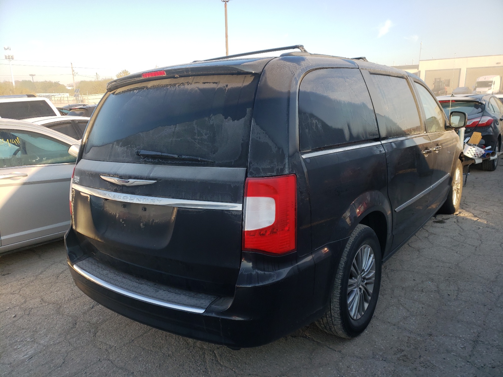 Photo 4 from auction – 2013 CHRYSLER TOWN & COU with VIN 2C4RC1BG2DR808537