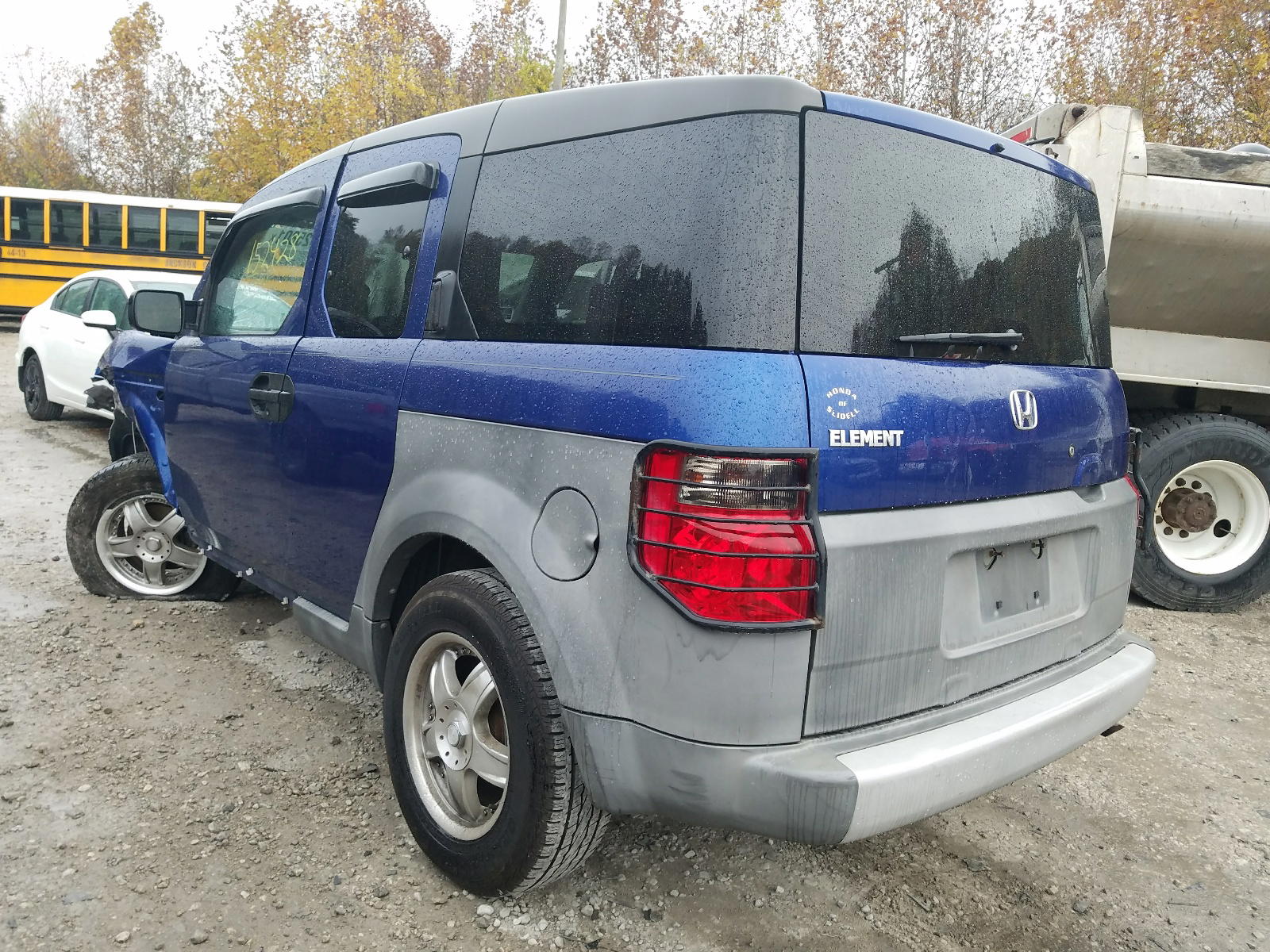 Photo 3 from auction – 2004 HONDA ELEMENT LX with VIN 5J6YH18324L009359