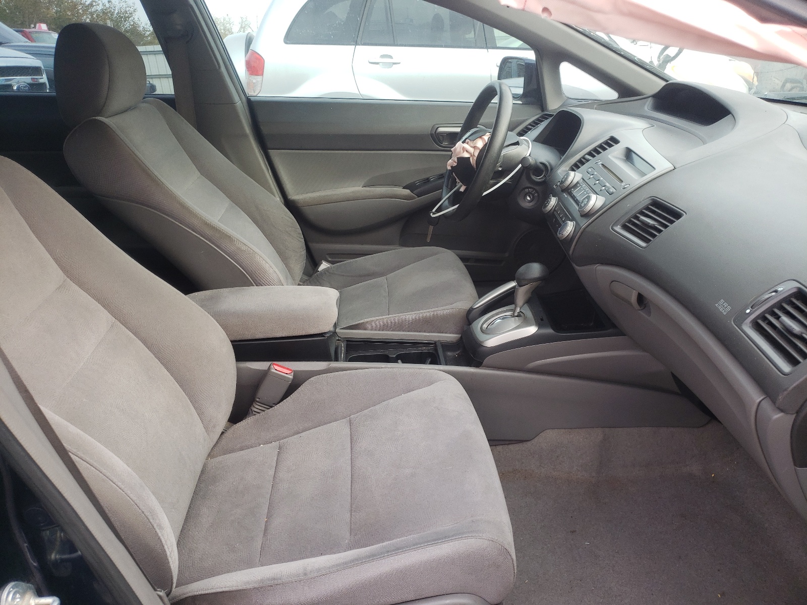 Photo 5 from auction – 2007 HONDA CIVIC LX with VIN JHMFA16527S002622