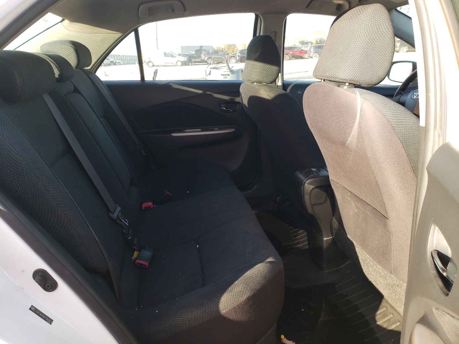 Photo 6 from auction – 2010 TOYOTA YARIS with VIN JTDBT4K36A1362814