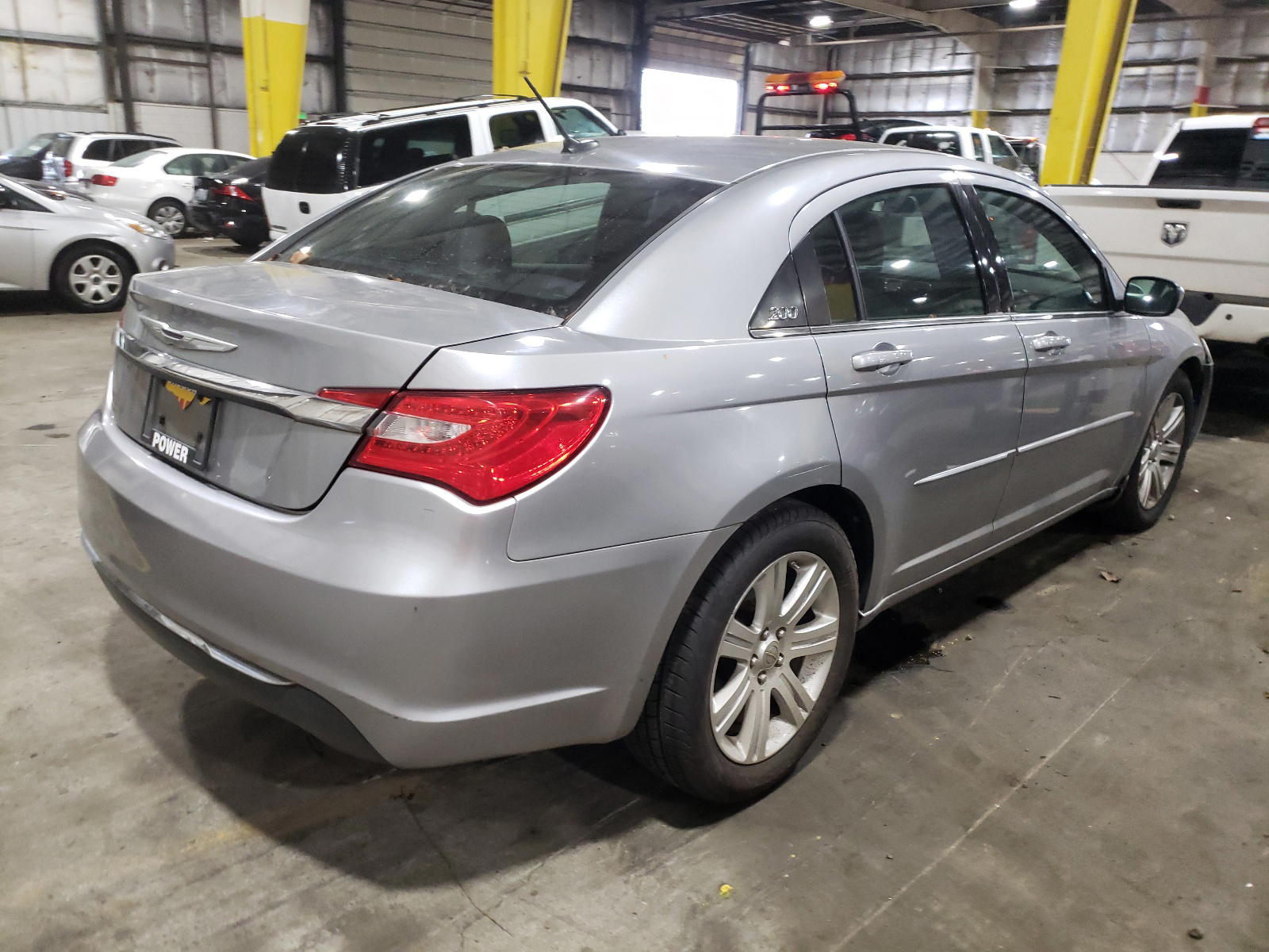 Photo 4 from auction – 2013 CHRYSLER 200 TOURIN with VIN 1C3CCBBB3DN639713