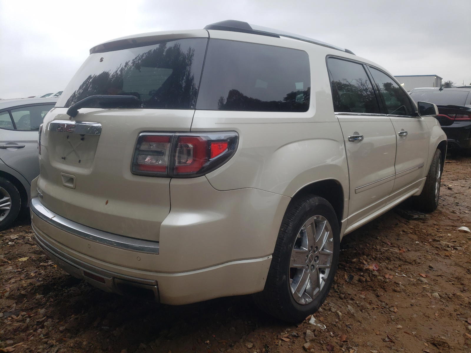 Photo 4 from auction – 2014 GMC ACADIA DEN with VIN 1GKKRTKD0EJ339816