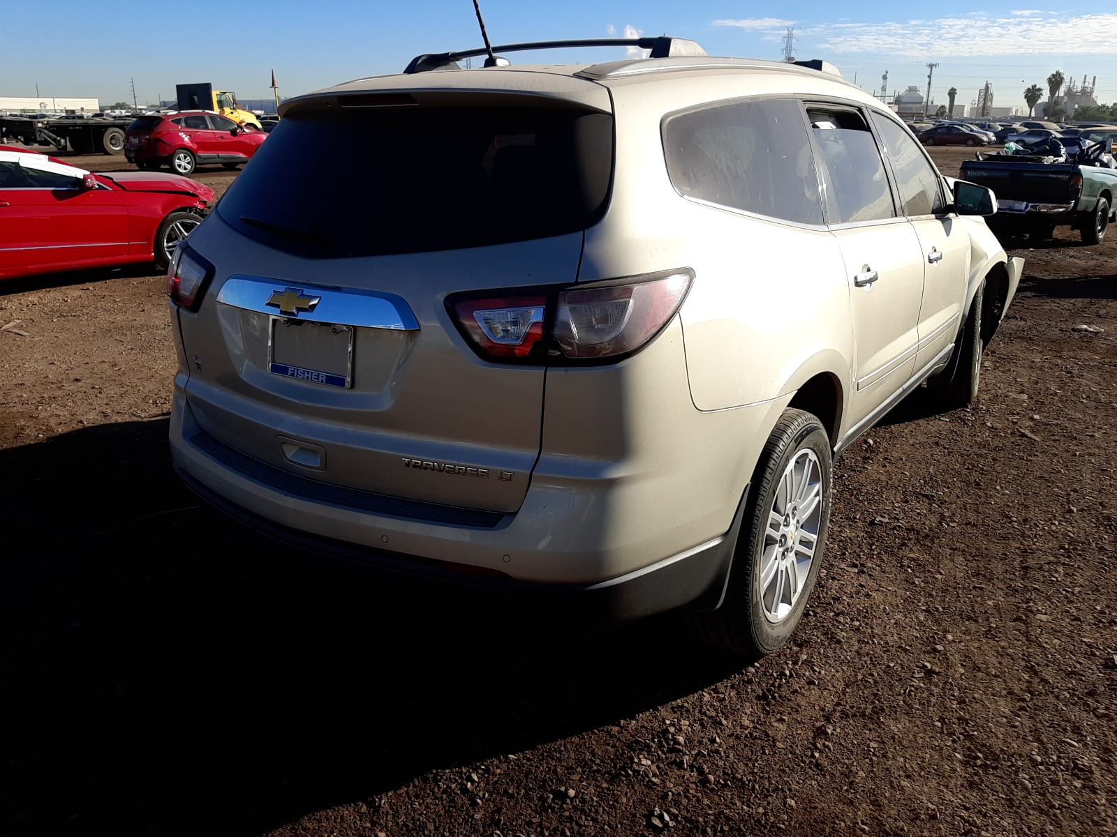 Photo 4 from auction – 2015 CHEVROLET TRAVERSE L with VIN 1GNKRGKD4FJ240766