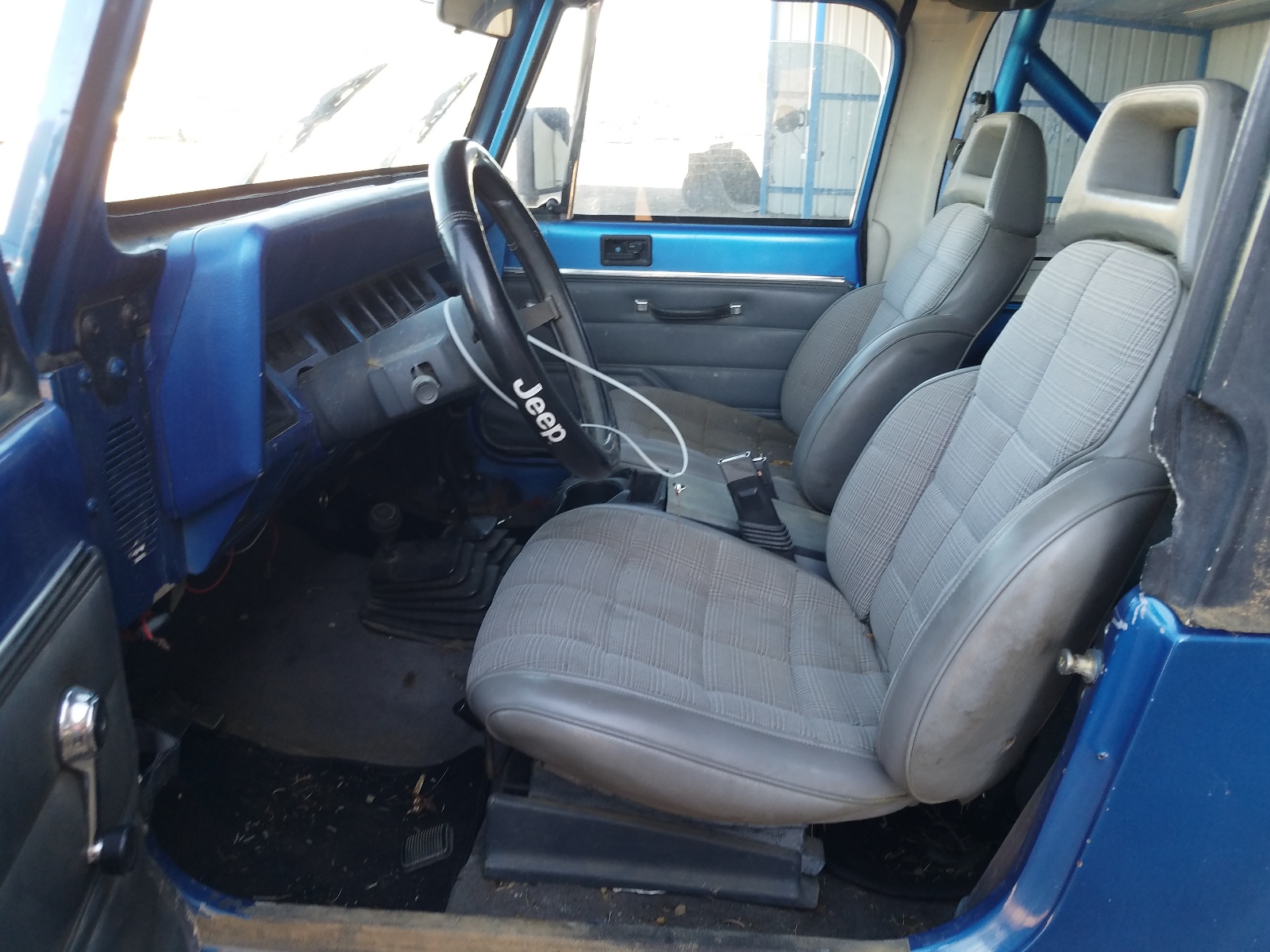 Photo 5 from auction – 1990 JEEP WRANGLER / with VIN 2J4FY19E8LJ545843