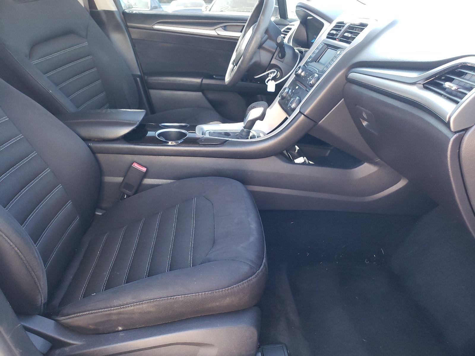 Photo 5 from auction – 2013 FORD FUSION SE with VIN 3FA6P0H77DR364287