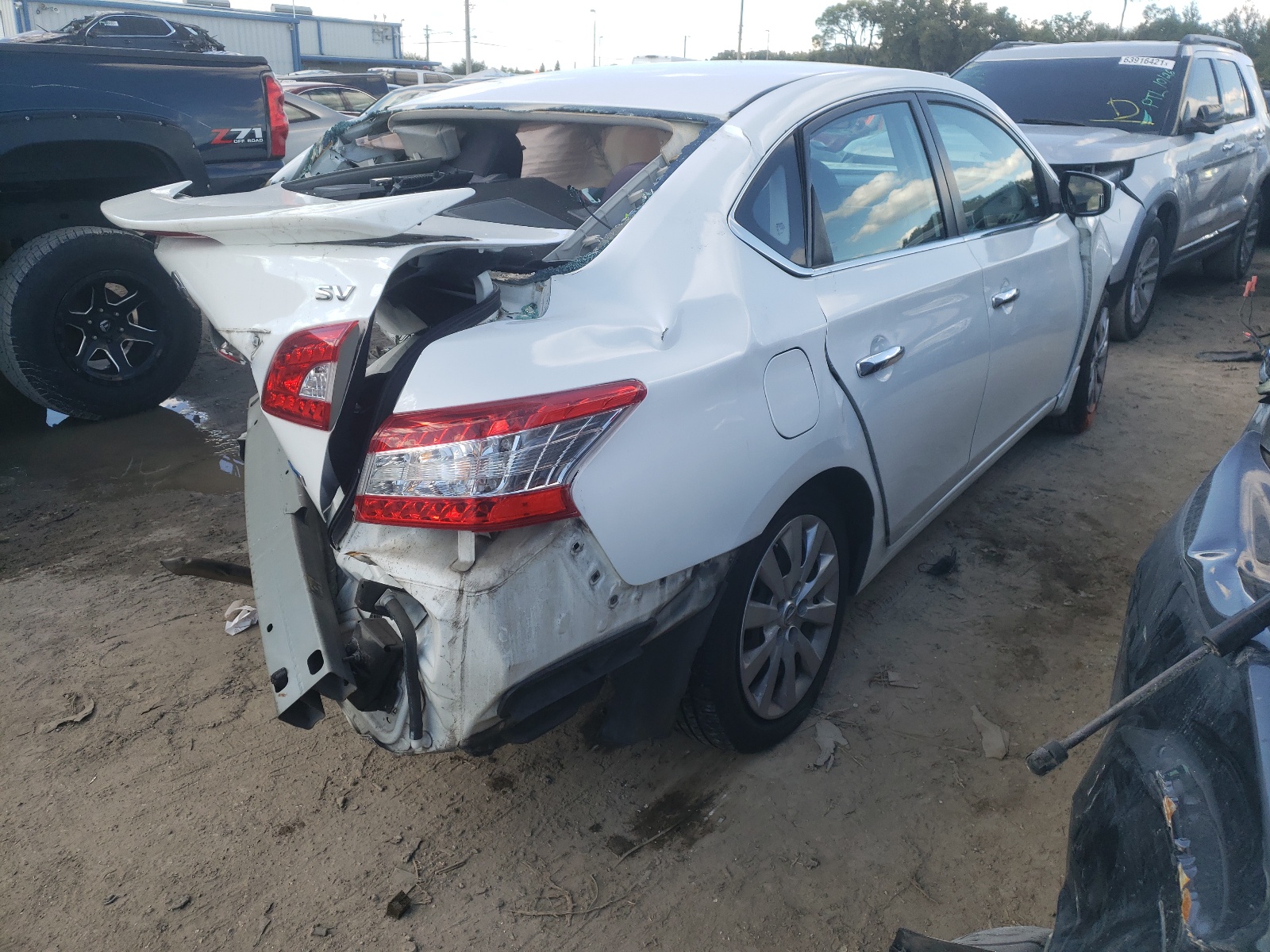 Photo 4 from auction – 2014 NISSAN SENTRA S with VIN 3N1AB7AP4EY304676
