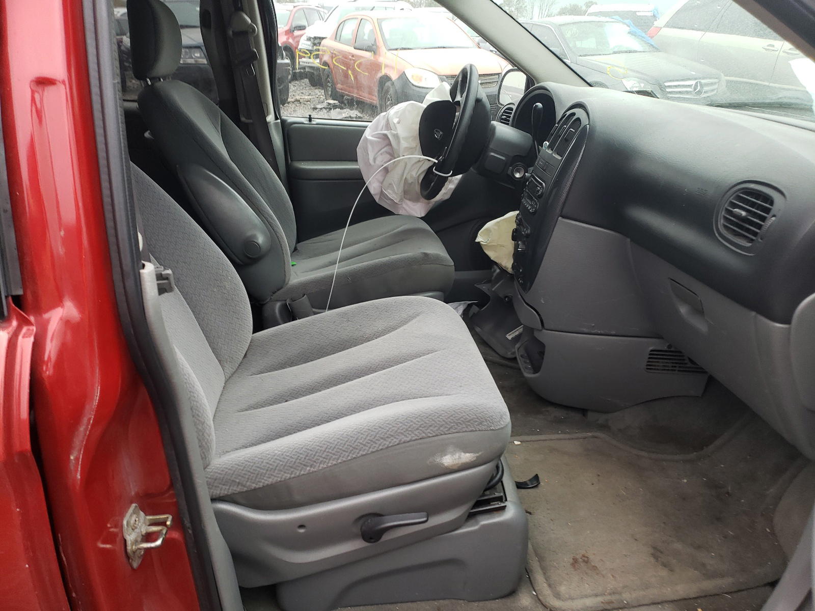 Photo 5 from auction – 2005 DODGE CARAVAN SX with VIN 1D4GP45R25B354027