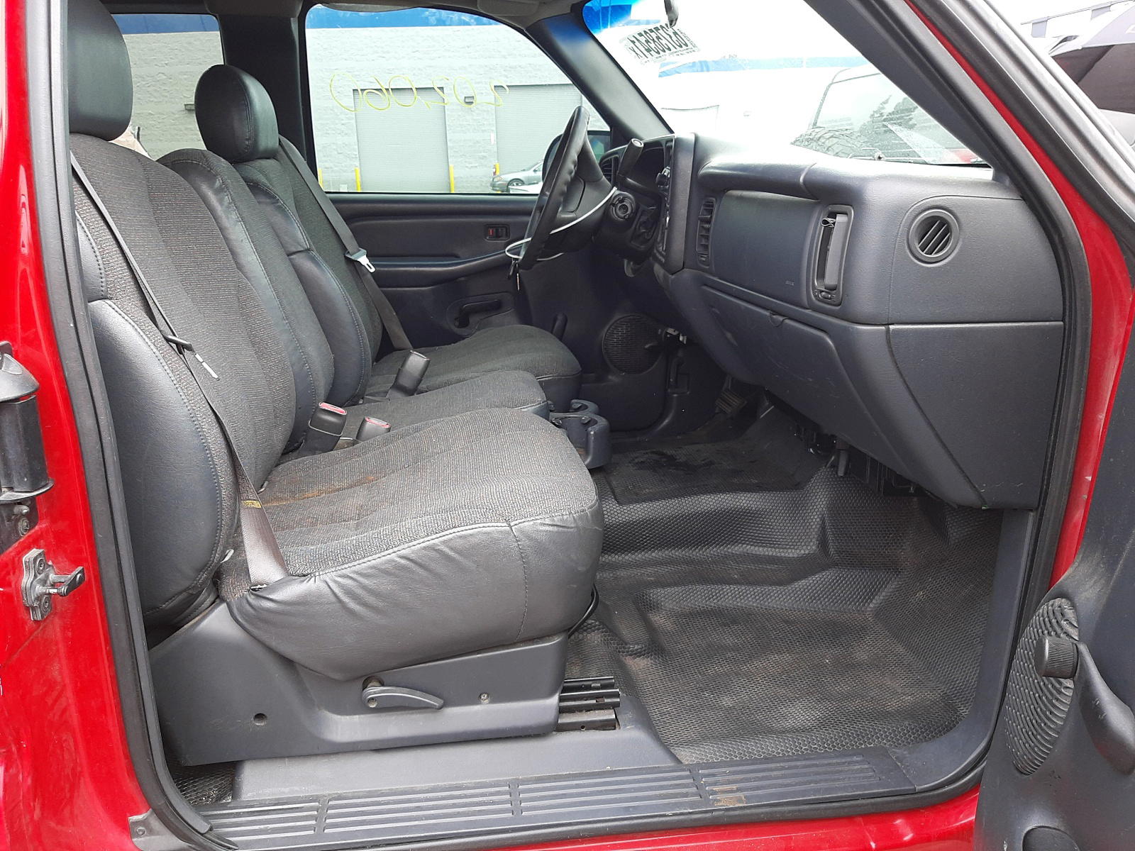 Photo 5 from auction – 2001 CHEVROLET SILVERADO with VIN 2GCEC19V011258235