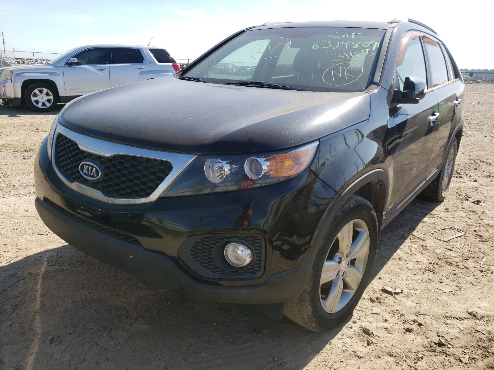 Photo 2 from auction – 2013 KIA SORENTO EX with VIN 5XYKUCA67DG311135