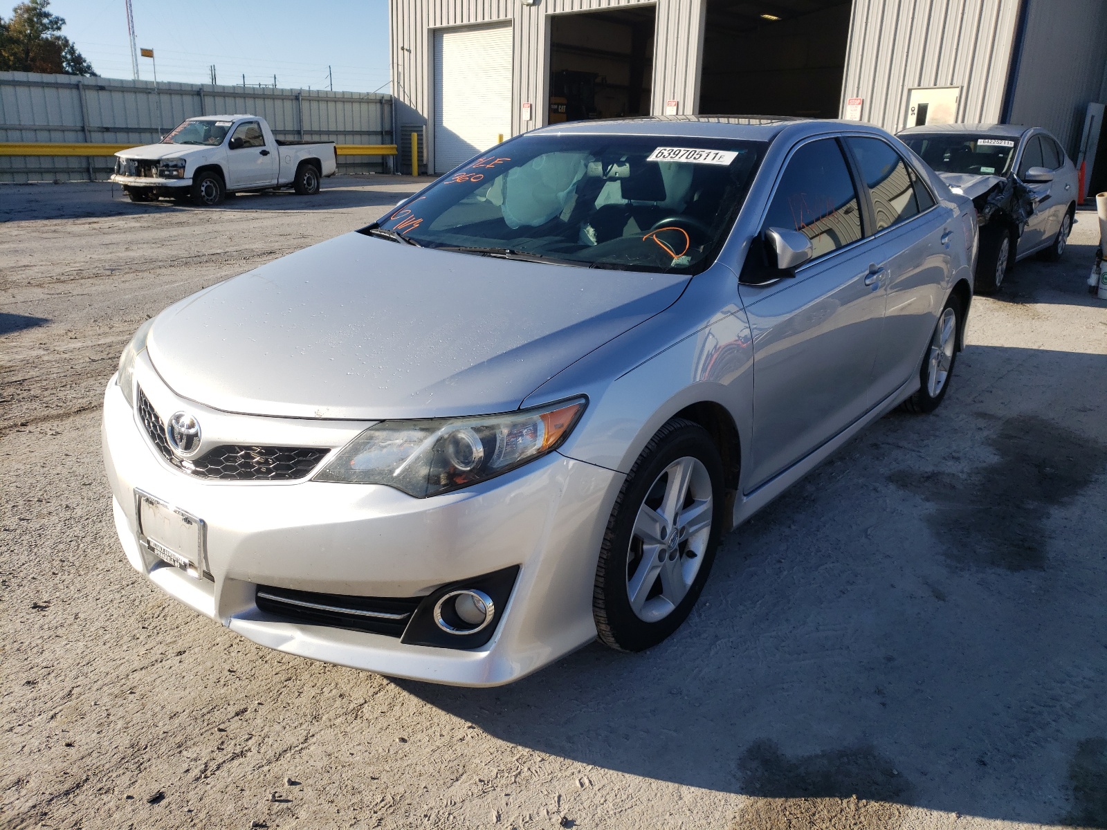 Photo 2 from auction – 2014 TOYOTA CAMRY L with VIN 4T1BF1FK3EU757637