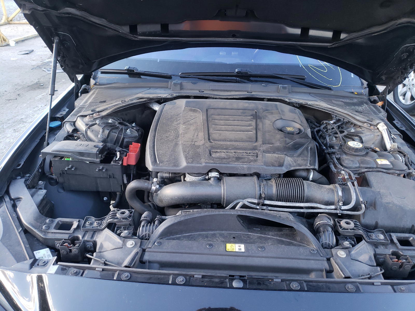Photo 7 from auction – 2018 JAGUAR XE with VIN SAJAR4FX9JCP37110