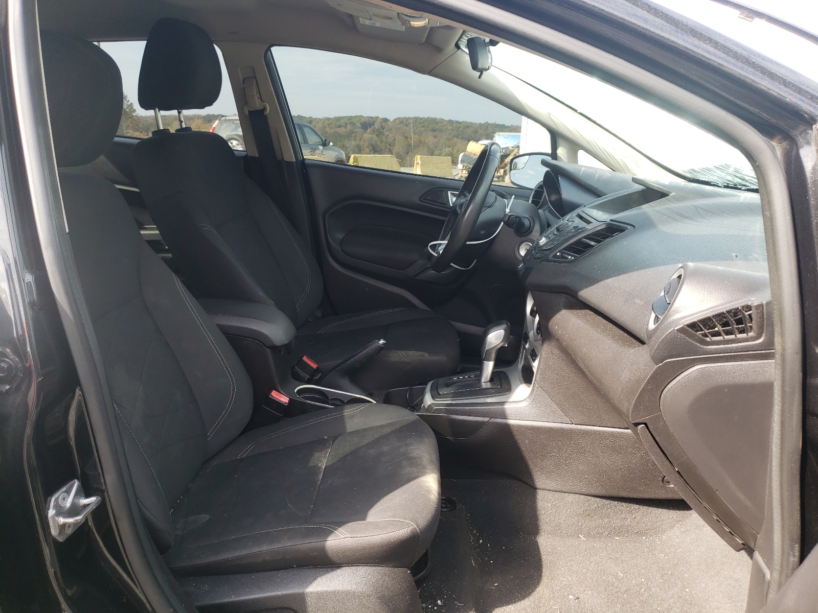Photo 5 from auction – 2015 FORD FIESTA SE with VIN 3FADP4BJ3FM158225