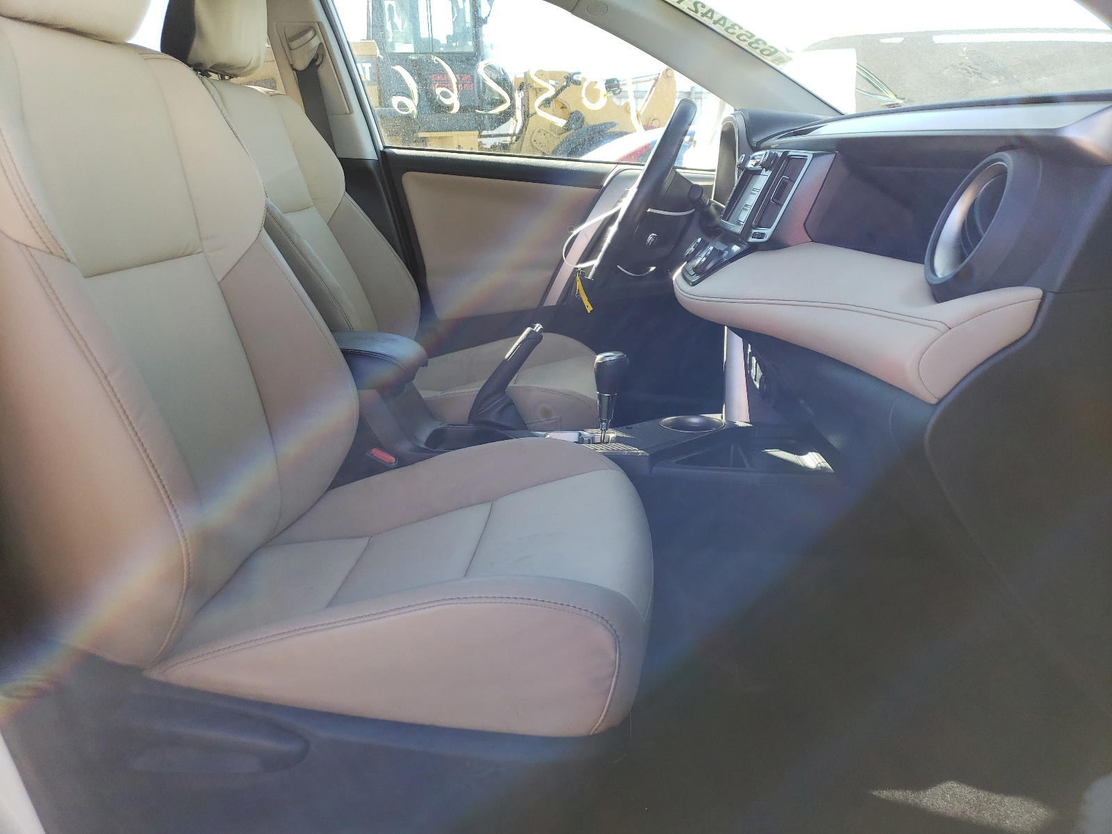 Photo 5 from auction – 2015 TOYOTA RAV4 LIMIT with VIN 2T3DFREV6FW375971