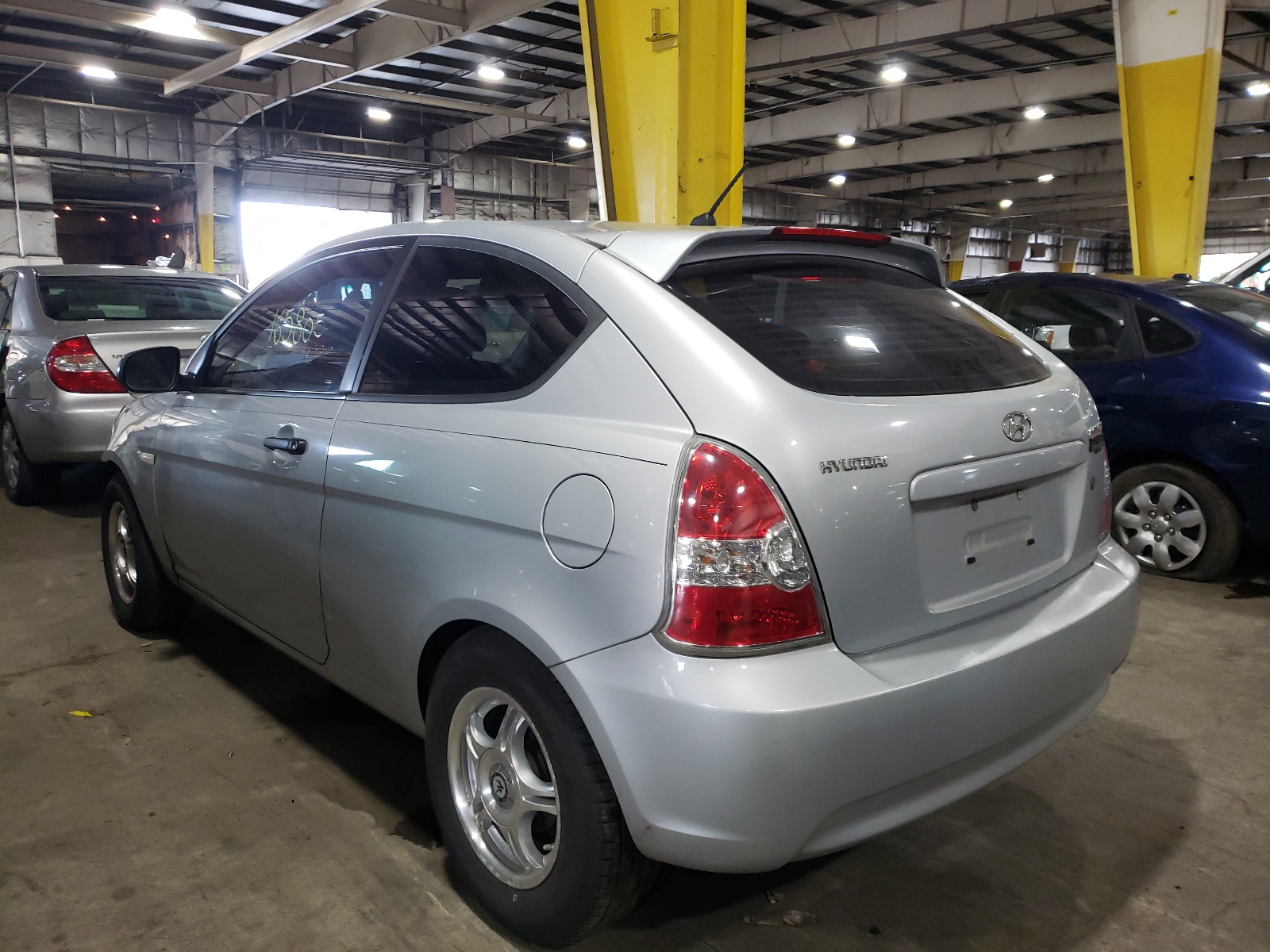 Photo 3 from auction – 2011 HYUNDAI ACCENT GL with VIN KMHCM3AC4BU188489