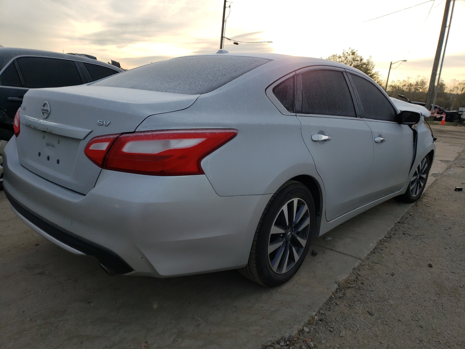 Photo 4 from auction – 2017 NISSAN ALTIMA 2.5 with VIN 1N4AL3AP8HC196813