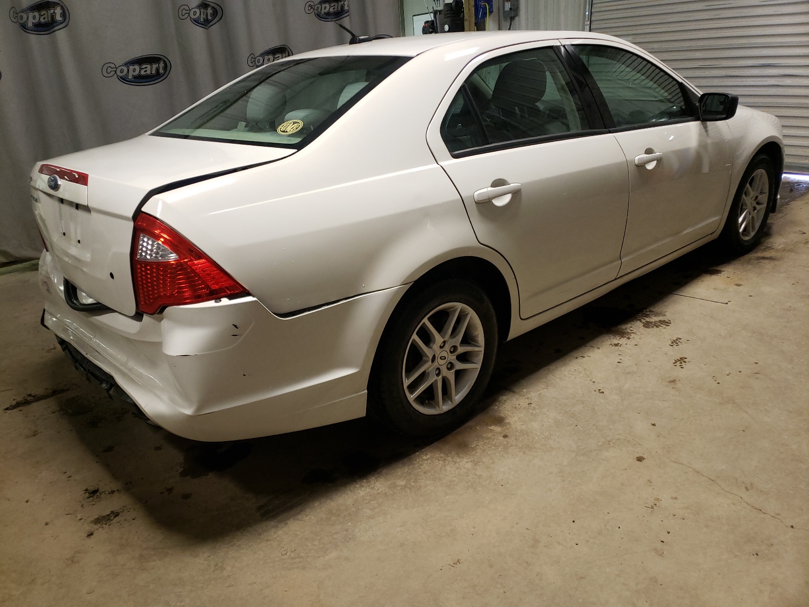Photo 4 from auction – 2011 FORD FUSION S with VIN 3FAHP0GA9BR315790