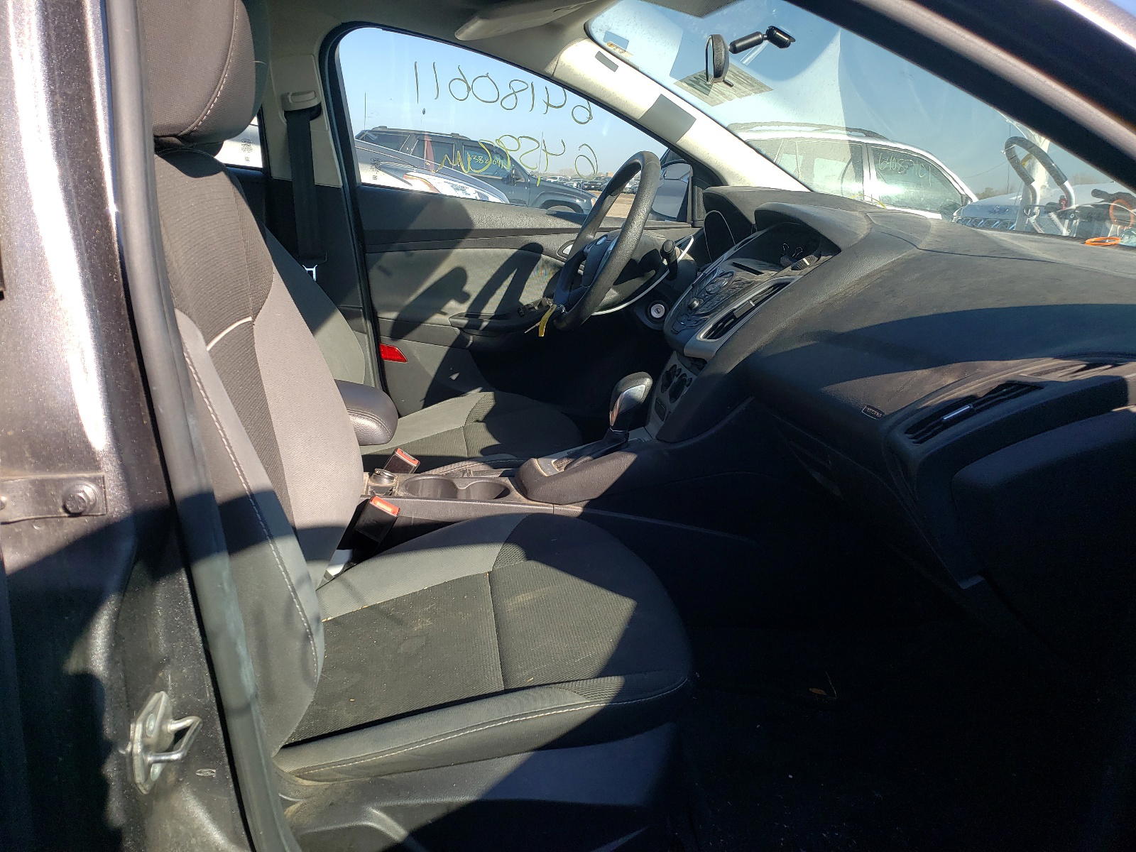 Photo 5 from auction – 2014 FORD FOCUS SE with VIN 1FADP3F26EL310396