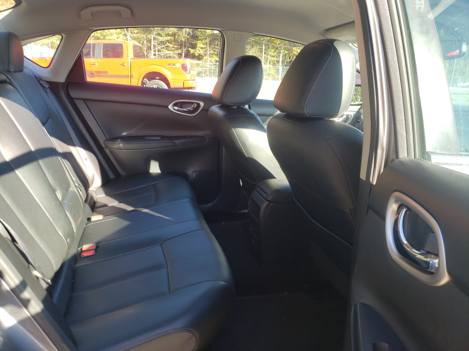 Foto 6 de la subasta – 2017 NISSAN SENTRA S con VIN 3N1AB7AP1HY345822
