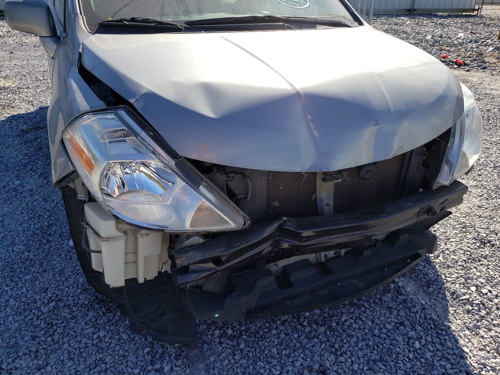 Photo 9 from auction – 2010 NISSAN VERSA S with VIN 3N1BC1AP8AL467823