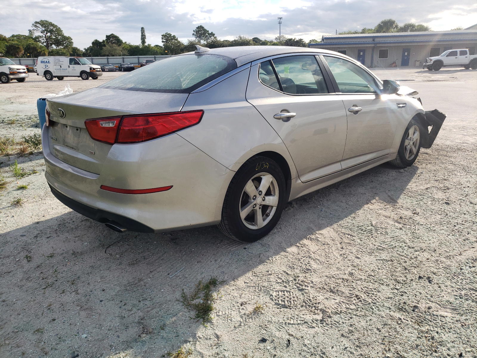 Photo 4 from auction – 2014 KIA OPTIMA LX with VIN KNAGM4A74E5478144