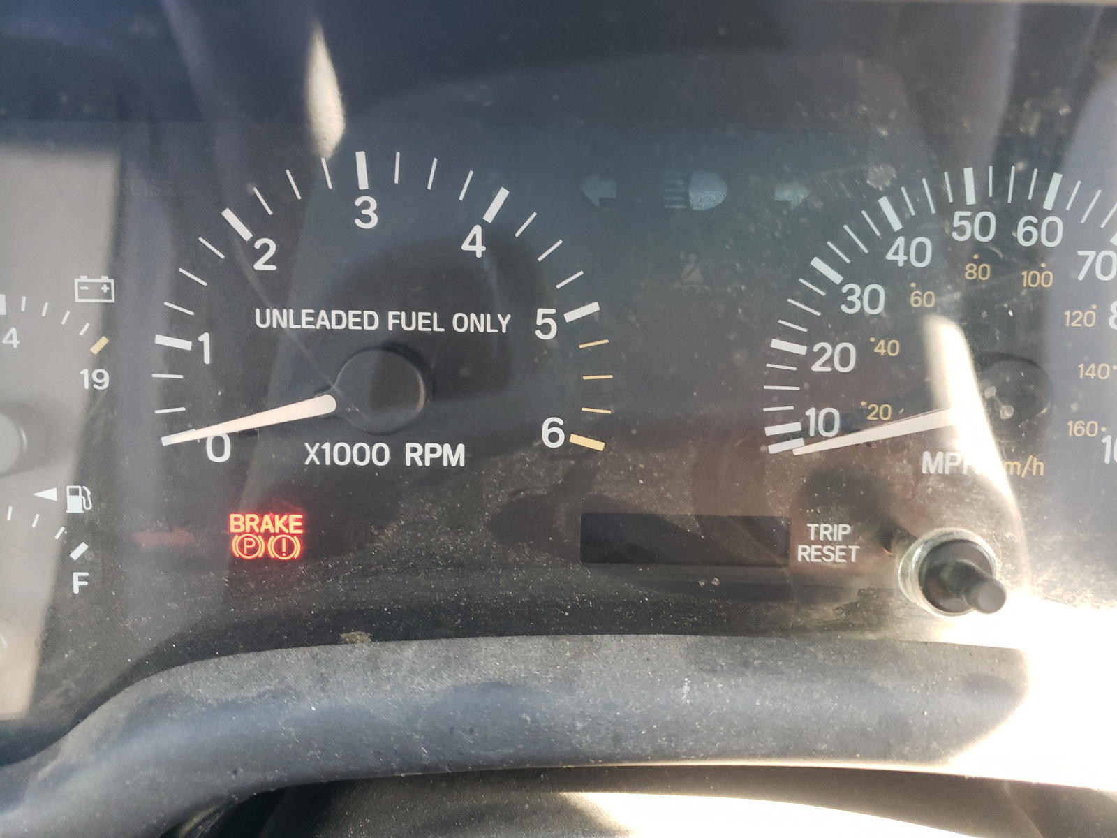 Photo 8 from auction – 1998 JEEP CHEROKEE with VIN 1J4FJ68S6WL203556