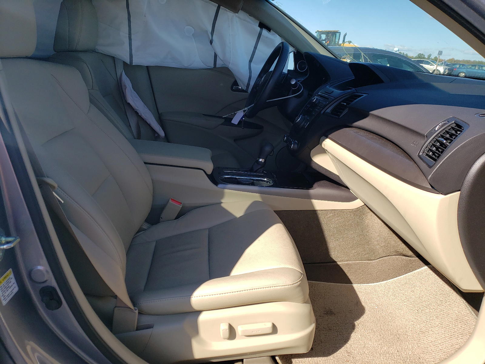 Photo 5 from auction – 2015 ACURA RDX with VIN 5J8TB3H36FL010967