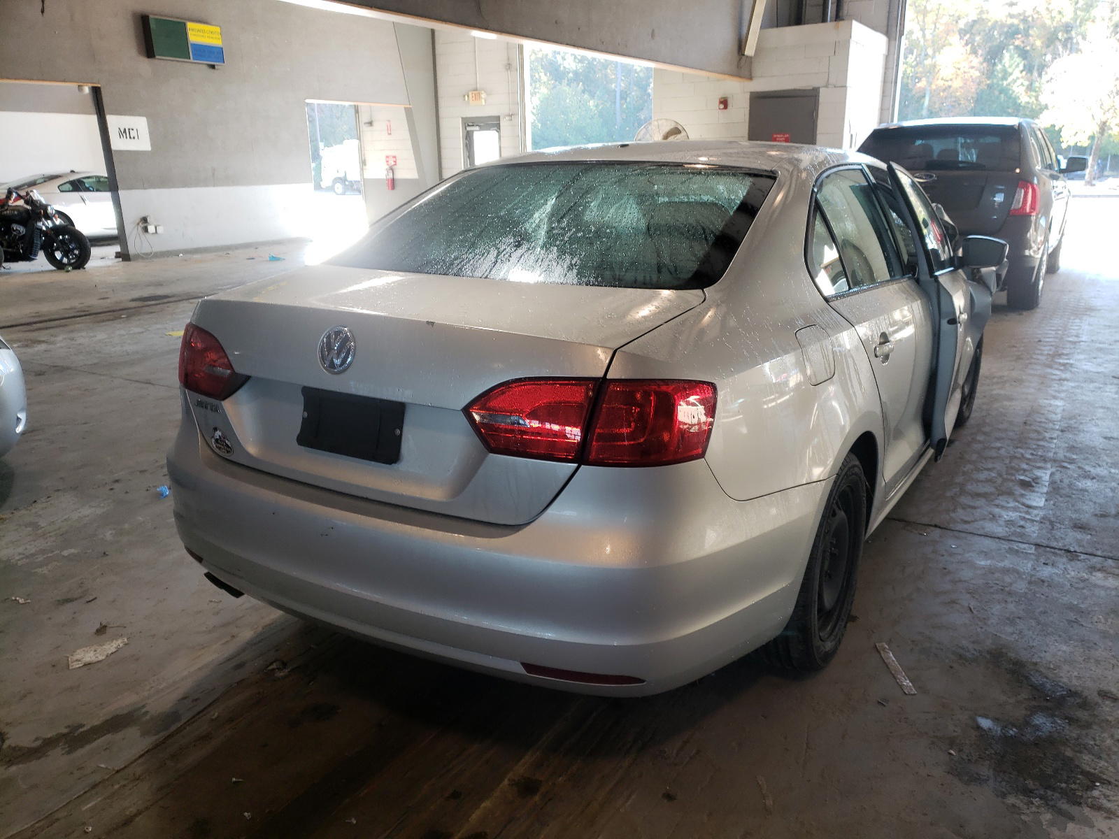 Photo 4 from auction – 2012 VOLKSWAGEN JETTA BASE with VIN 3VW2K7AJ6CM346894