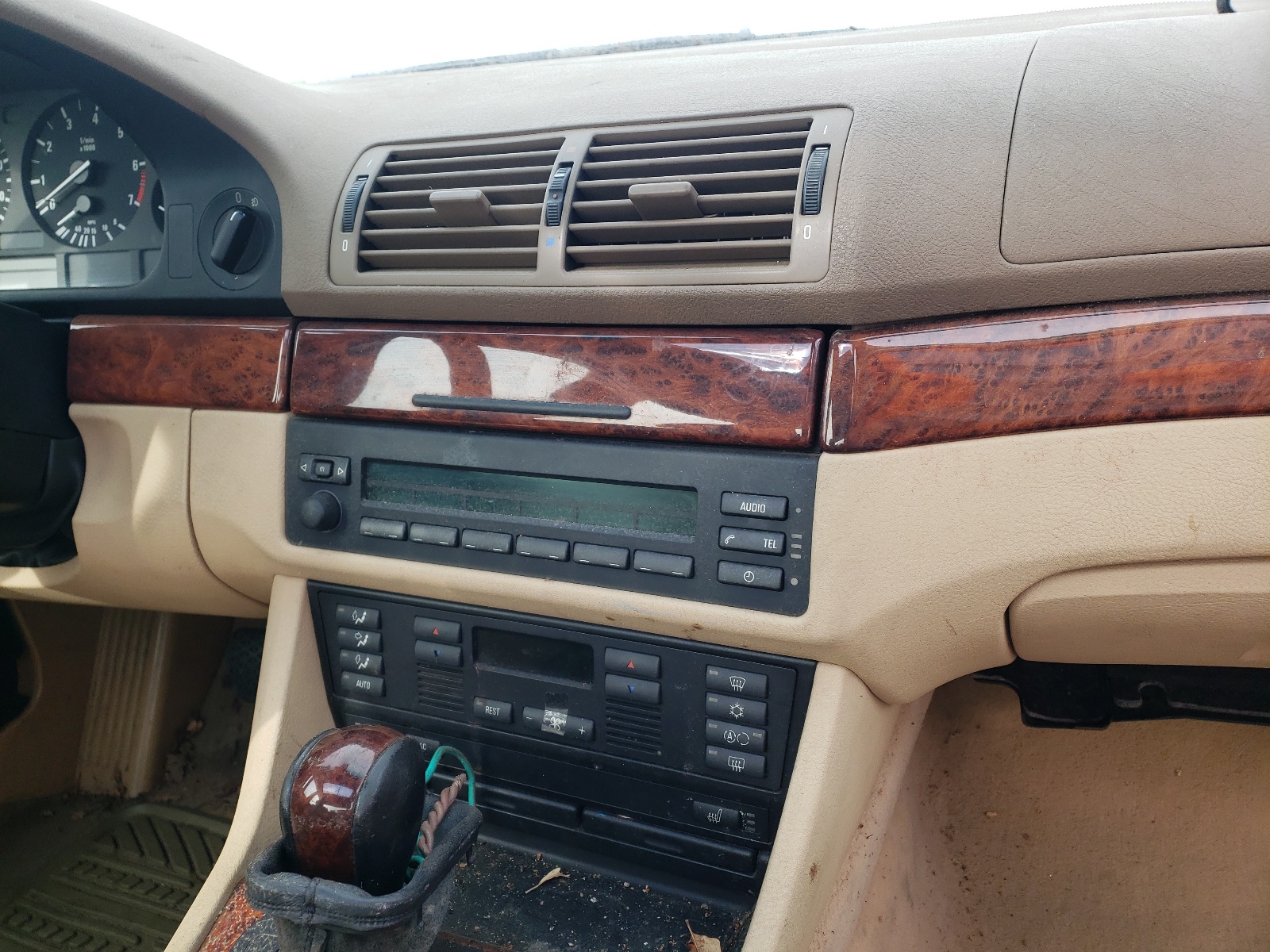 Фото 9 с аукциона – 2000 BMW 528 I AUTO с VIN WBADM6343YGU29155