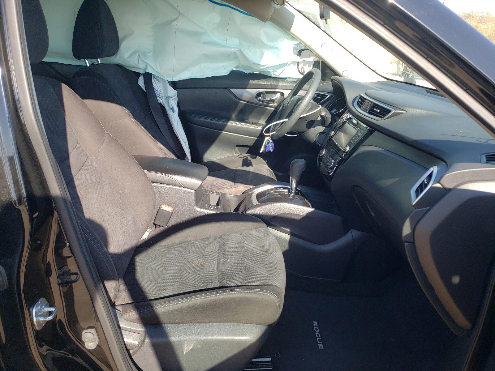 Photo 5 from auction – 2015 NISSAN ROGUE S with VIN KNMAT2MT8FP562563
