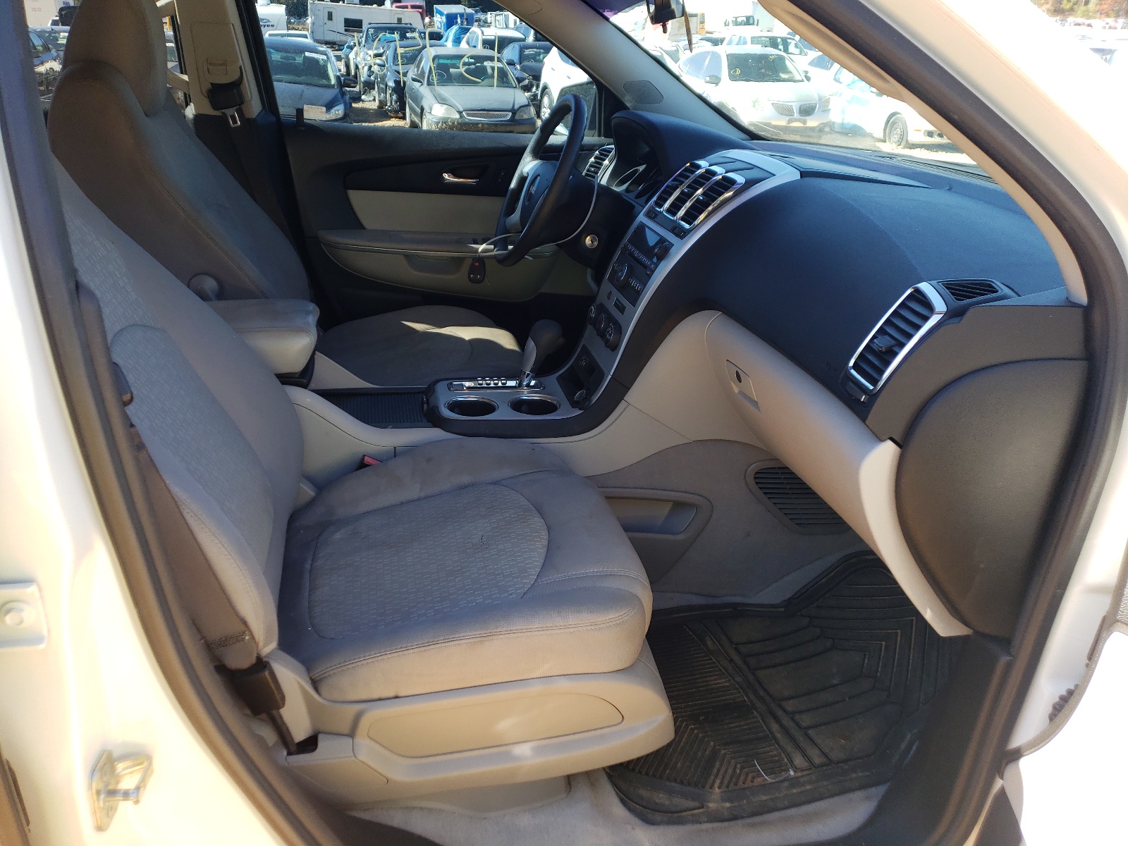 Photo 5 from auction – 2011 GMC ACADIA SLE with VIN 1GKKRNED9BJ277206