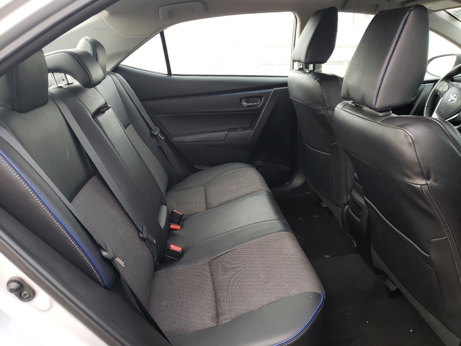 Photo 6 from auction – 2018 TOYOTA COROLLA L with VIN 5YFBURHE7JP748186