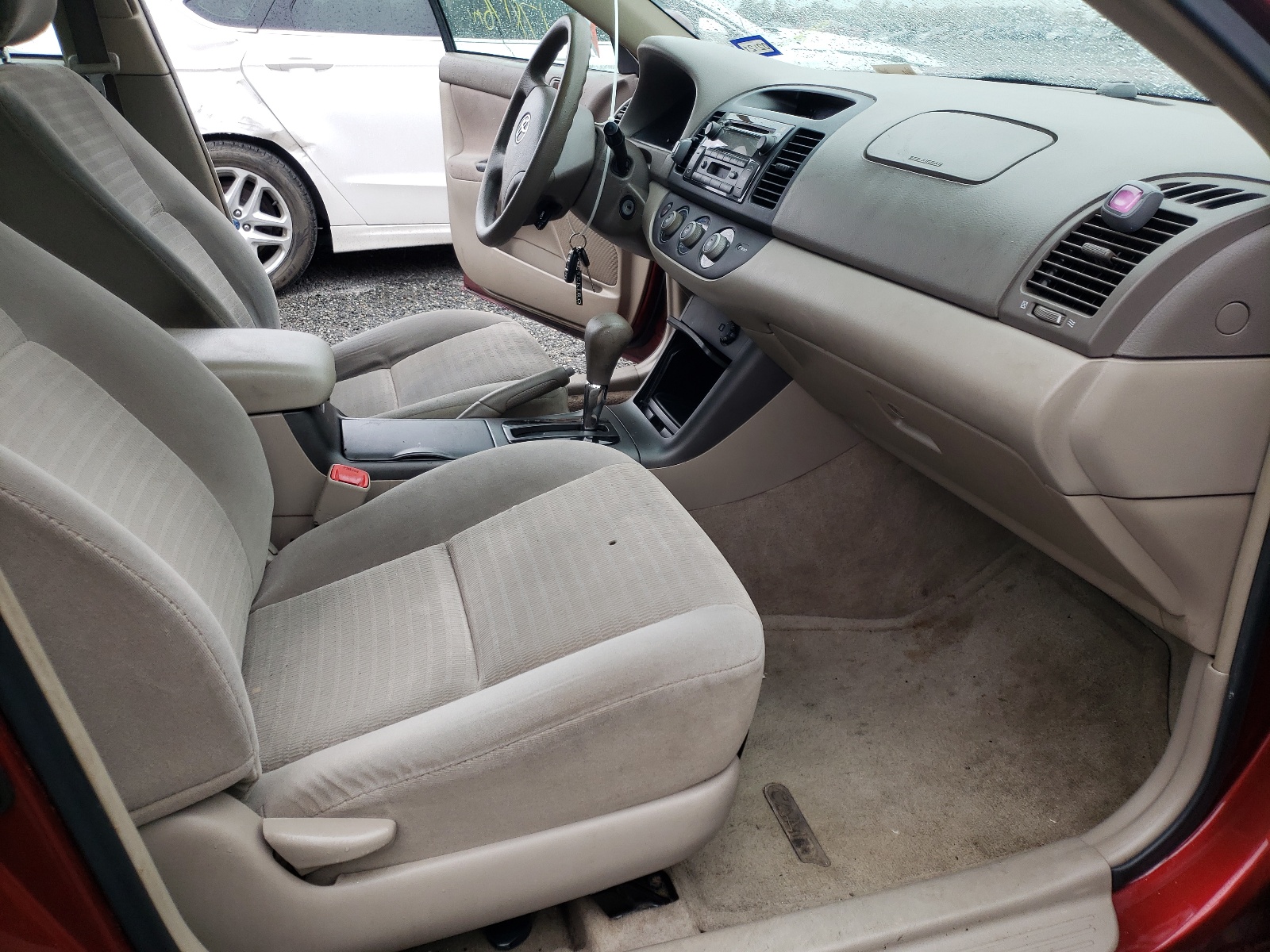 Photo 5 from auction – 2005 TOYOTA CAMRY LE with VIN 4T1BF32K45U093365