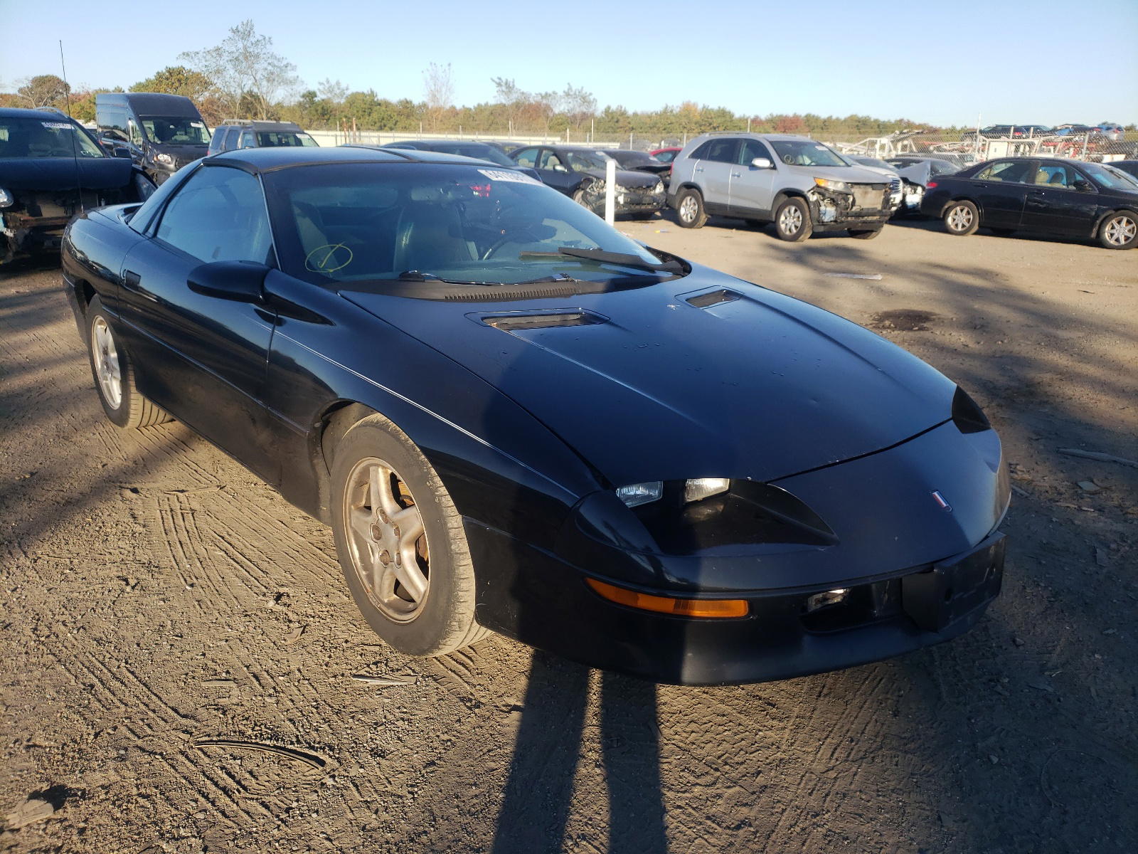 CHEVROLET CAMARO BAS 1997 with VIN 2G1FP22KXV2119690 - Photo from auction