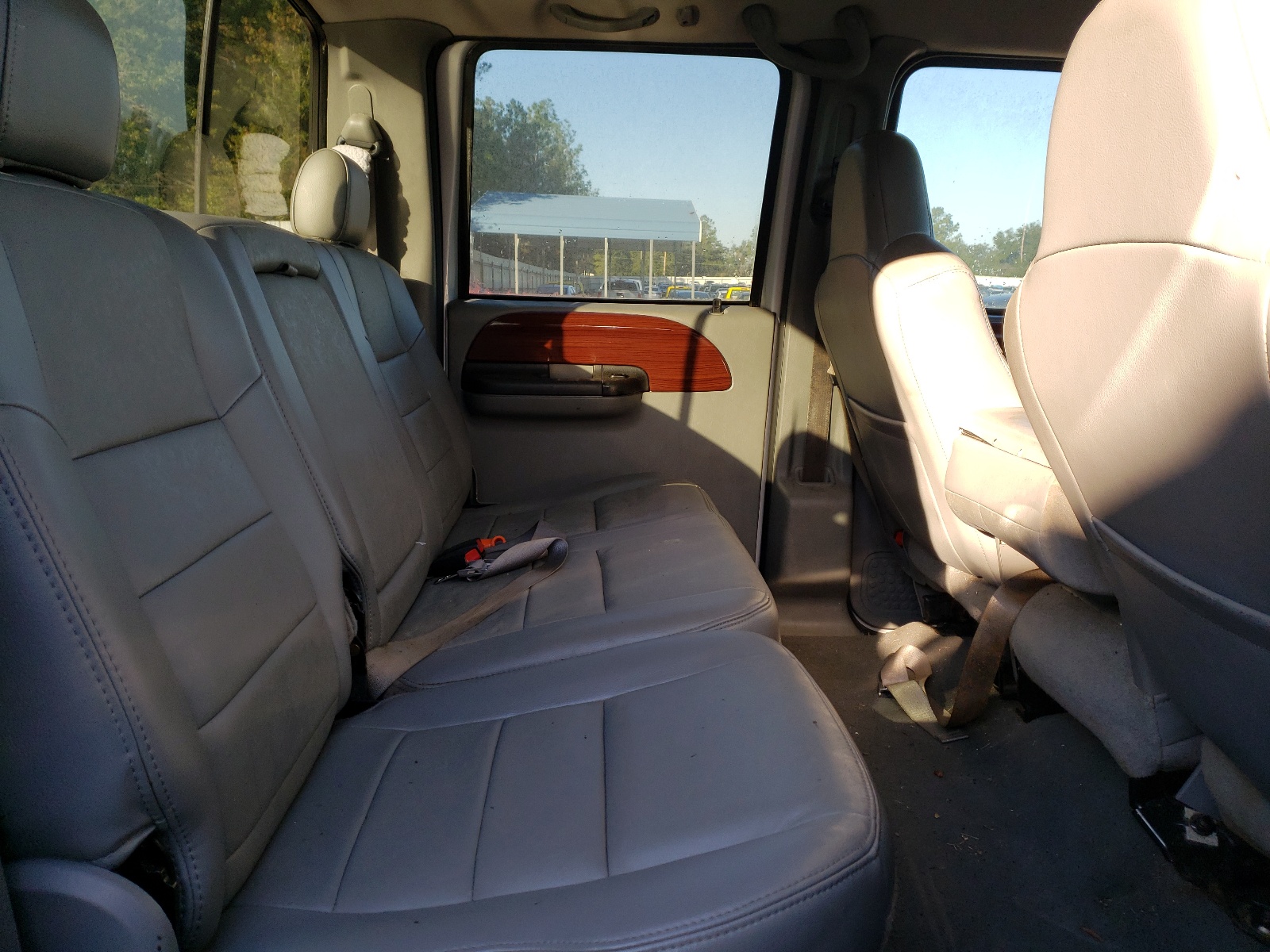 Photo 6 from auction – 2005 FORD F250 SUPER with VIN 1FTSW21P25ED30294