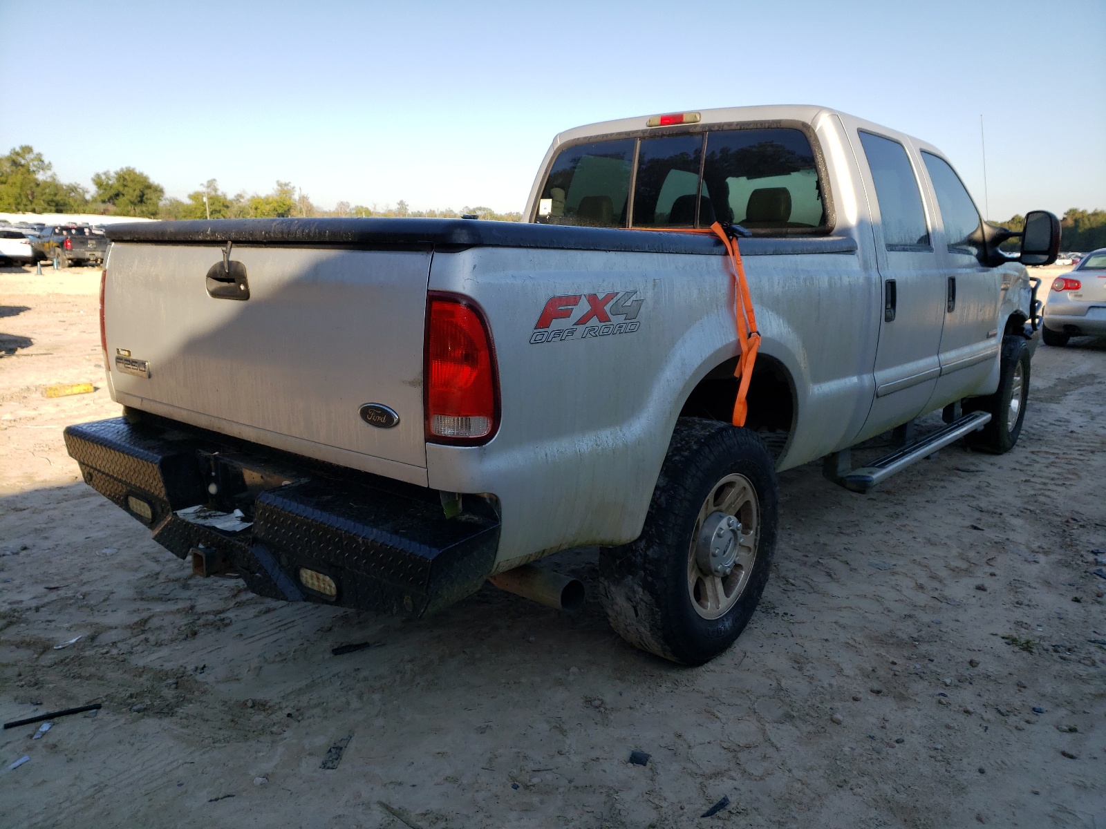 Photo 4 from auction – 2005 FORD F250 SUPER with VIN 1FTSW21P25ED30294
