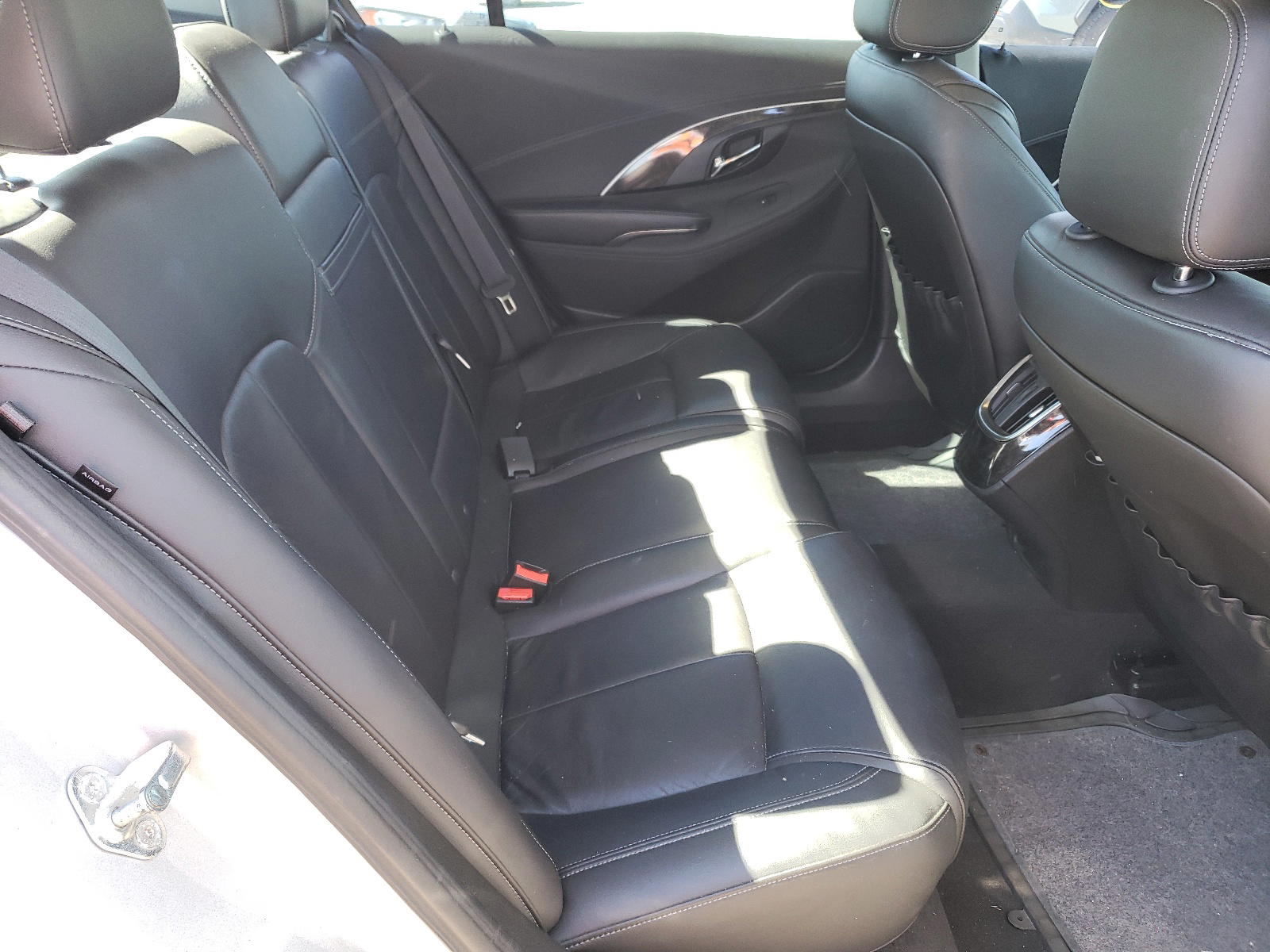 Photo 6 from auction – 2016 BUICK LACROSSE with VIN 1G4GB5G35GF123317