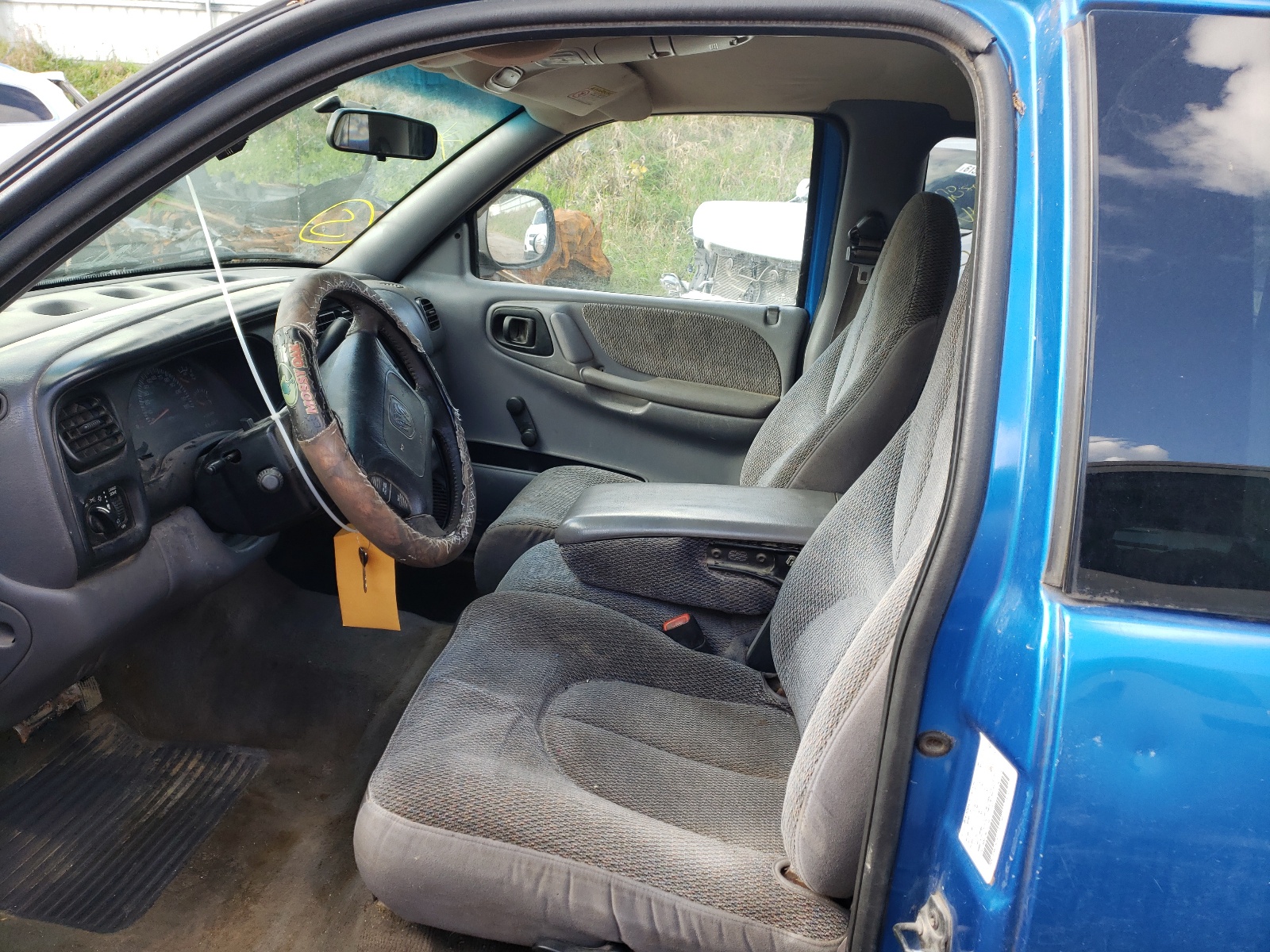 Photo 6 from auction – 1999 DODGE DAKOTA with VIN 1B7GL22XXXS279015
