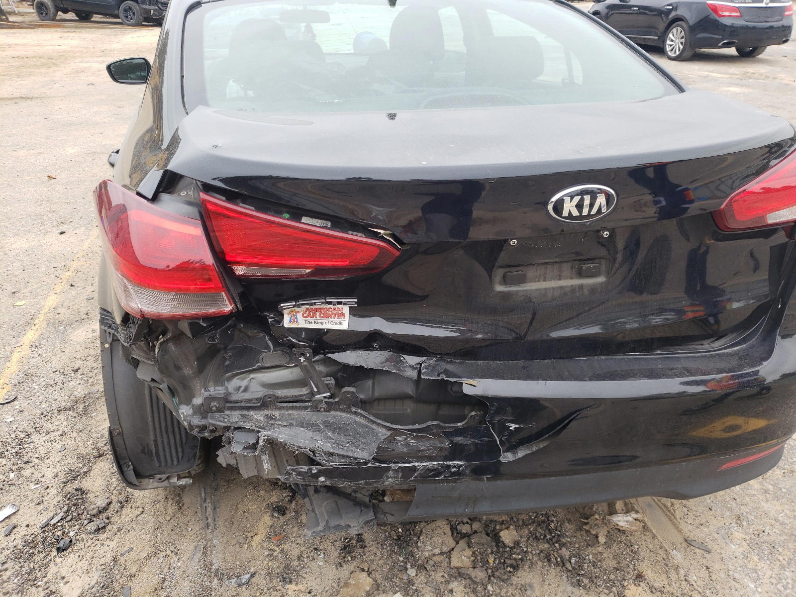 Photo 9 from auction – 2017 KIA FORTE LX with VIN 3KPFK4A7XHE080465