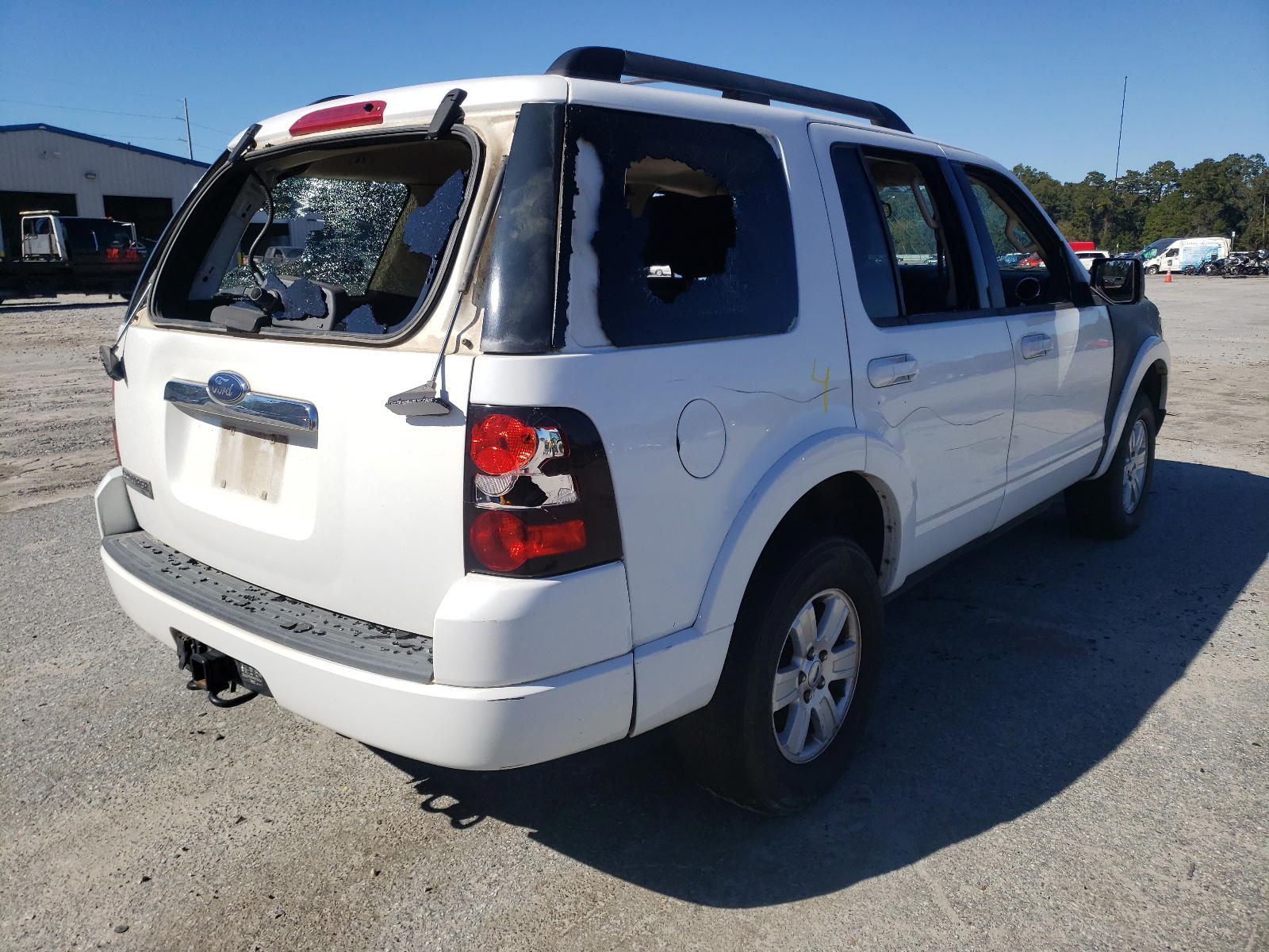Photo 4 from auction – 2010 FORD EXPLORER X with VIN 1FMEU6DE2AUA22428