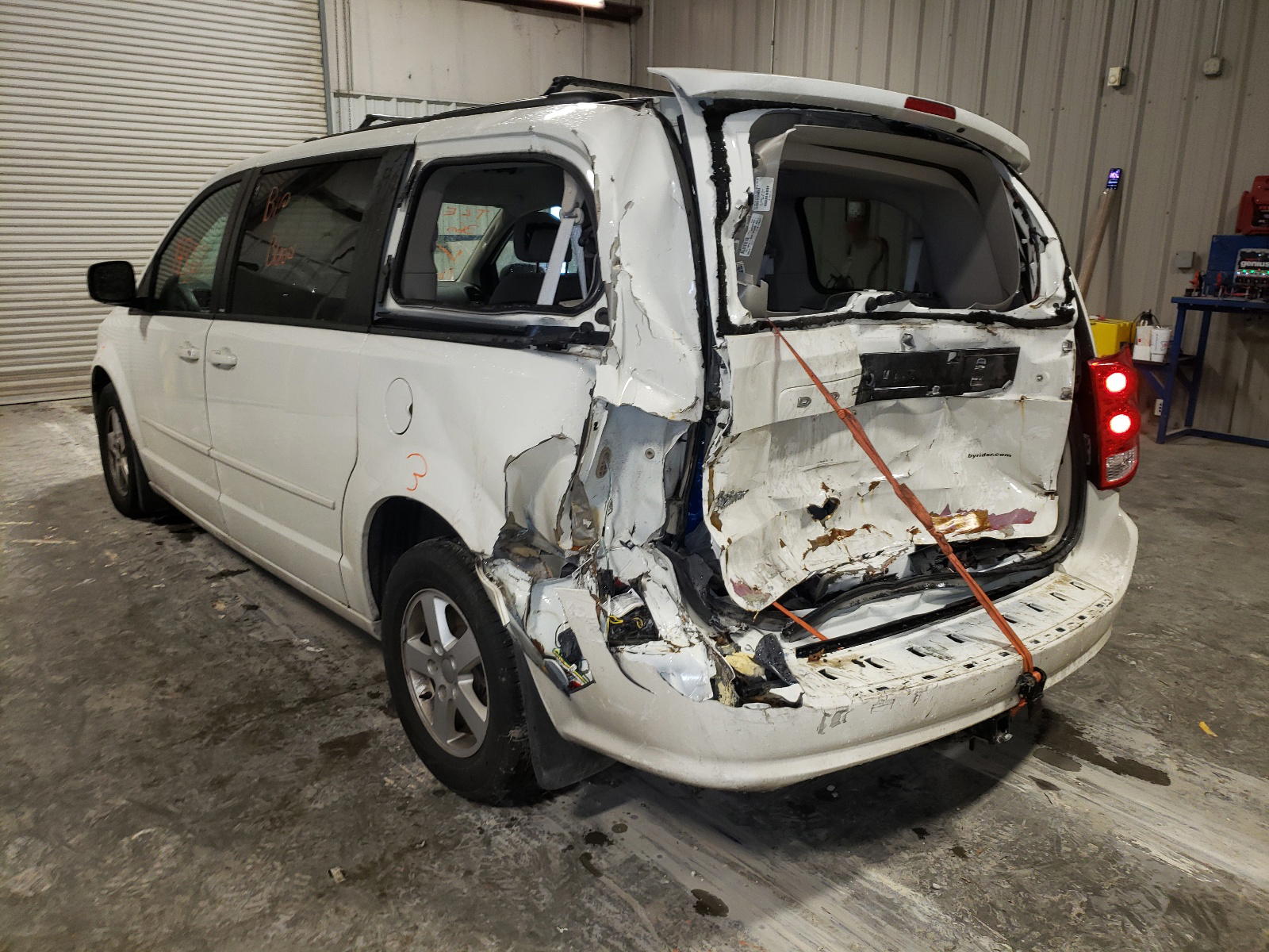Photo 3 from auction – 2012 DODGE CARAVAN with VIN 2C4RDGCGXCR131878