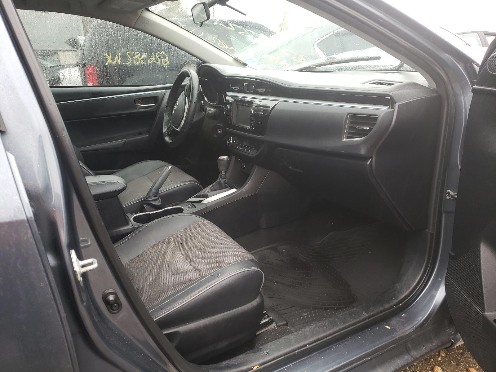 Photo 5 from auction – 2015 TOYOTA COROLLA L with VIN 2T1BURHE3FC247223