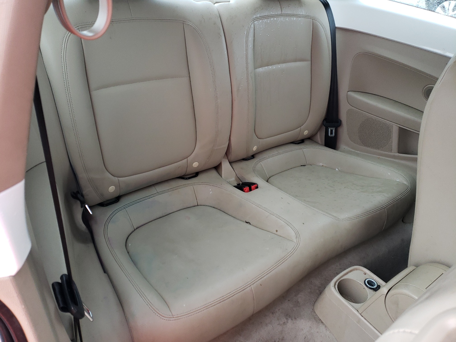 Photo 6 from auction – 2013 VOLKSWAGEN BEETLE with VIN 3VWJL7AT4DM632366