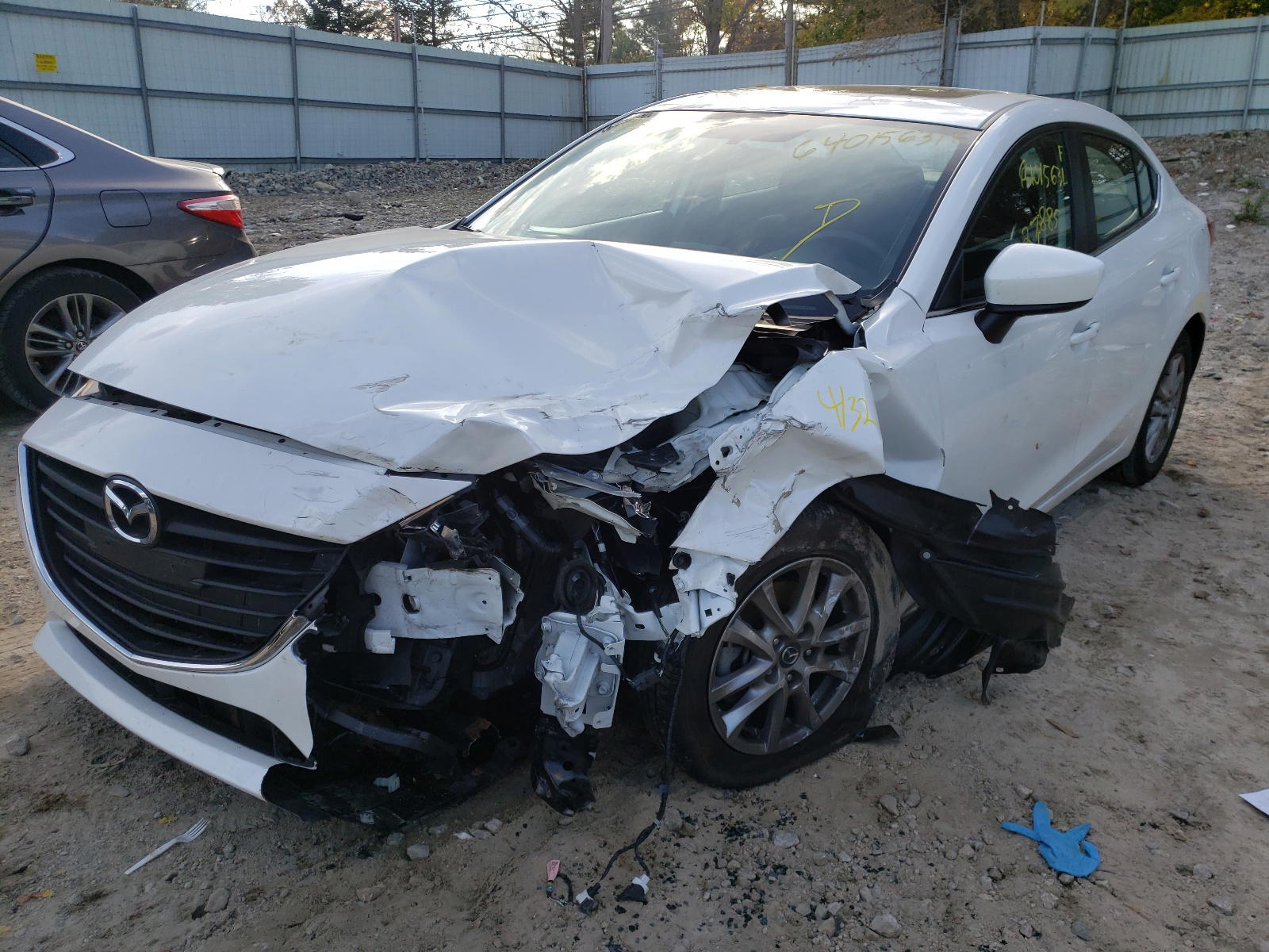 Photo 2 from auction – 2014 MAZDA 3 TOURING with VIN JM1BM1V73E1156771