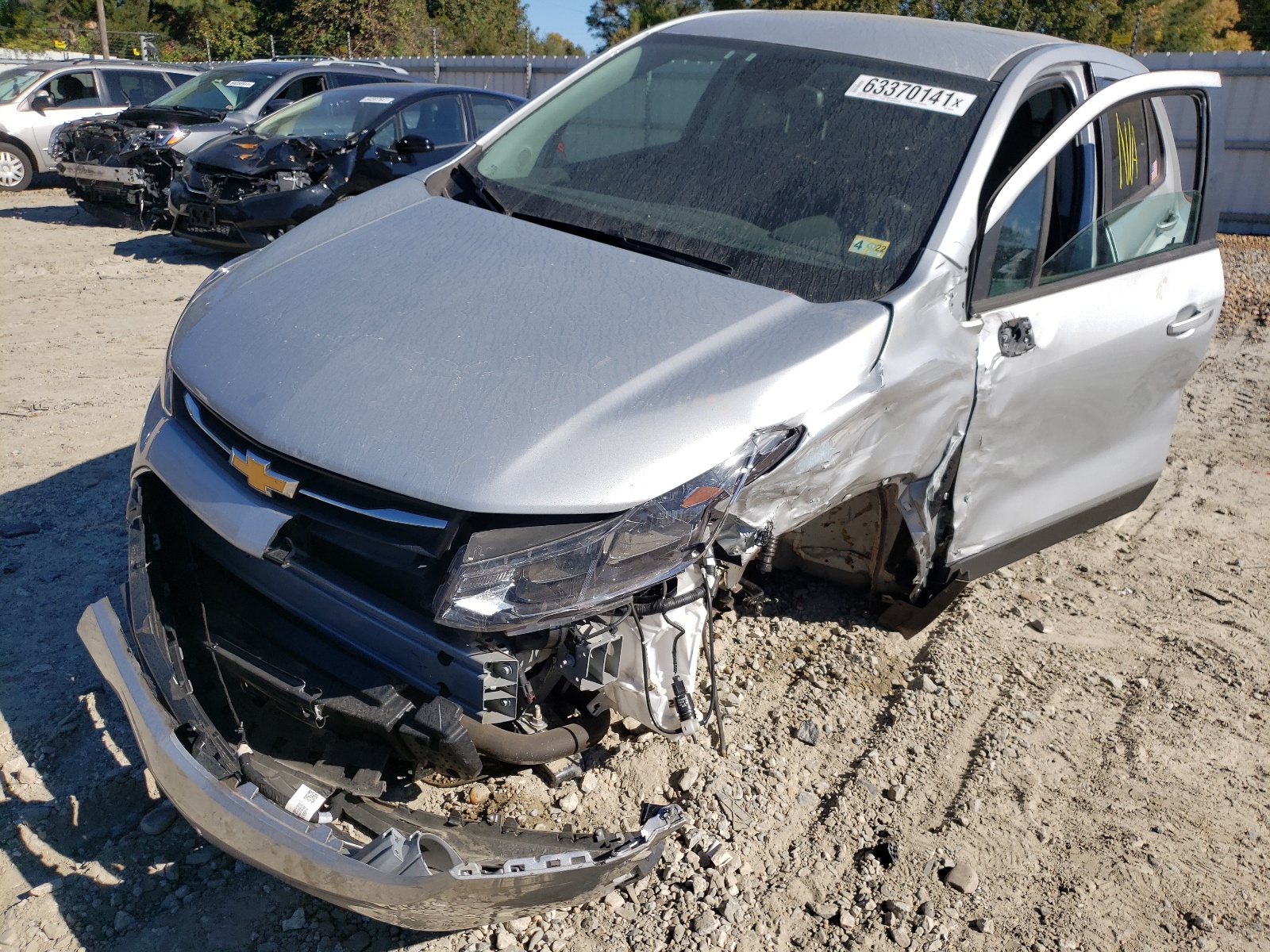 Photo 2 from auction – 2019 CHEVROLET TRAX LS with VIN 3GNCJKSBXKL245695