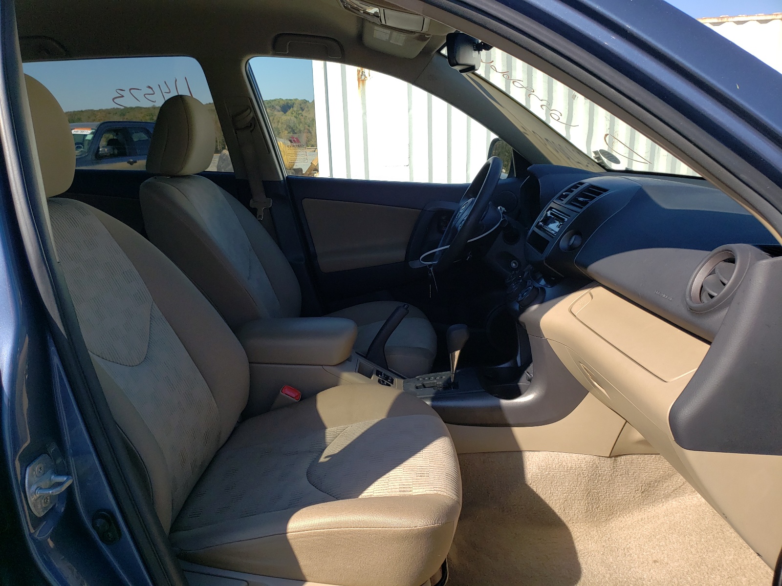 Photo 5 from auction – 2009 TOYOTA RAV4 with VIN 2T3ZF33V39W011923