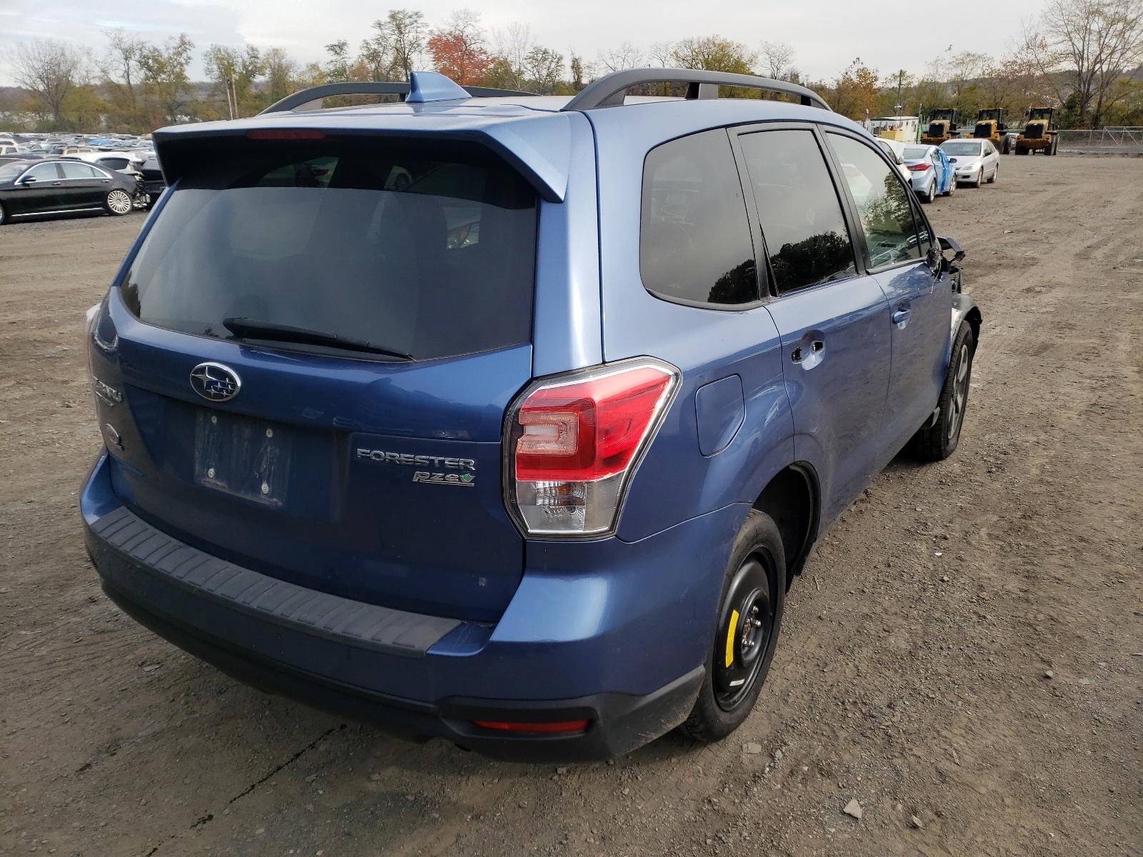 Photo 4 from auction – 2017 SUBARU FORESTER 2 with VIN JF2SJAGC3HH443981