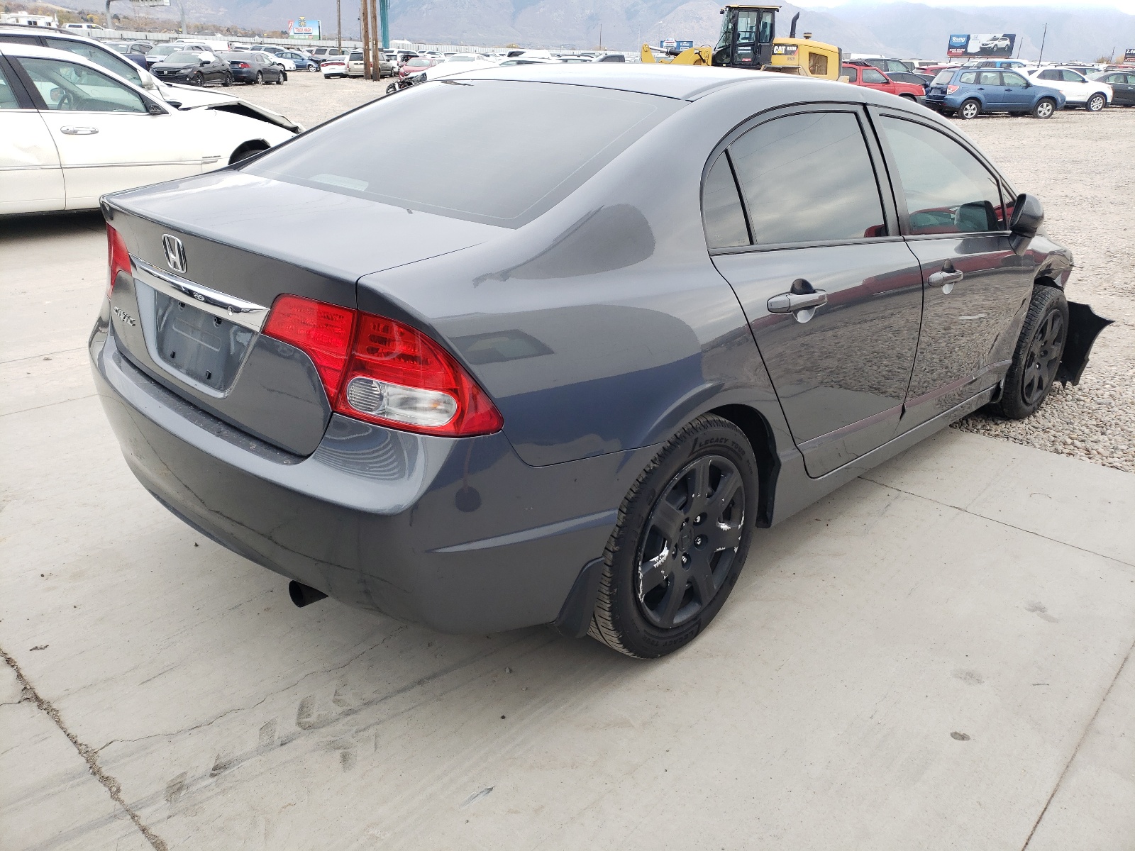 Photo 4 from auction – 2011 HONDA CIVIC LX with VIN 2HGFA1F57BH302207