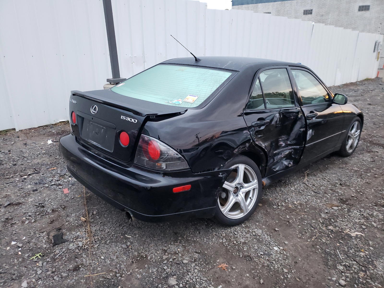 Photo 4 from auction – 2002 LEXUS IS 300 with VIN JTHBD192720048846